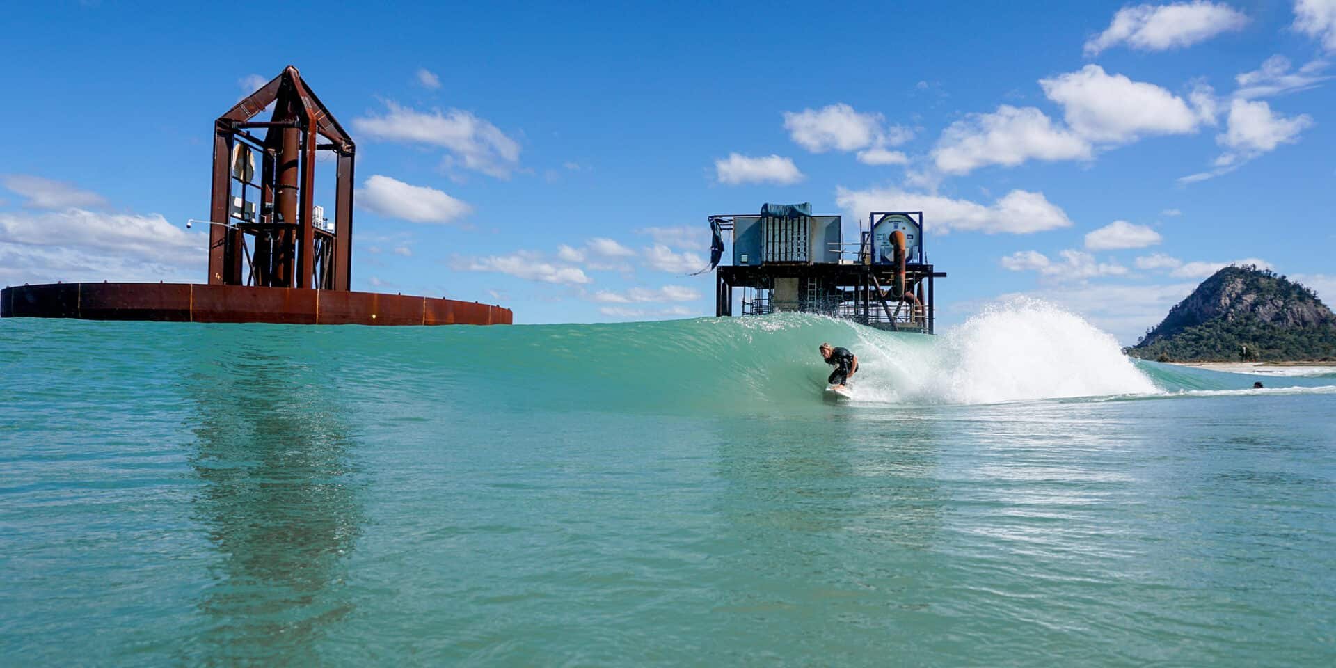 Surfing Wave Pool