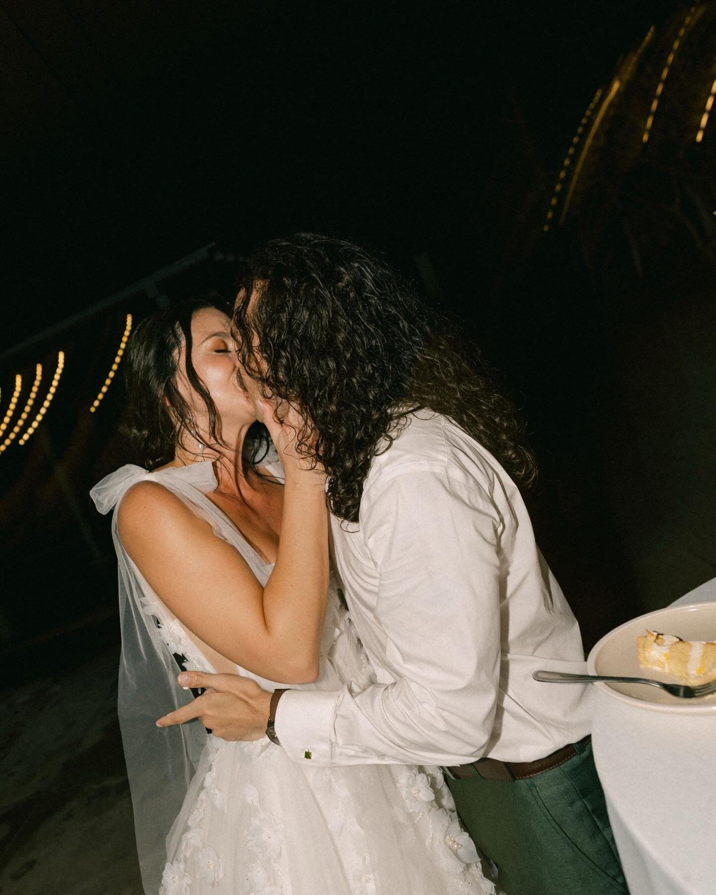 Cheers to celebrating with your closest friends and family in an intimate ceremony at sunset and partying all night! Cheers to @rachel_alford and @aktiburon 🪩🥂🌊 Planned by @419weddings Tent @toldomas_ Cake @victoriazoch Caterer @cateringcosta Flor