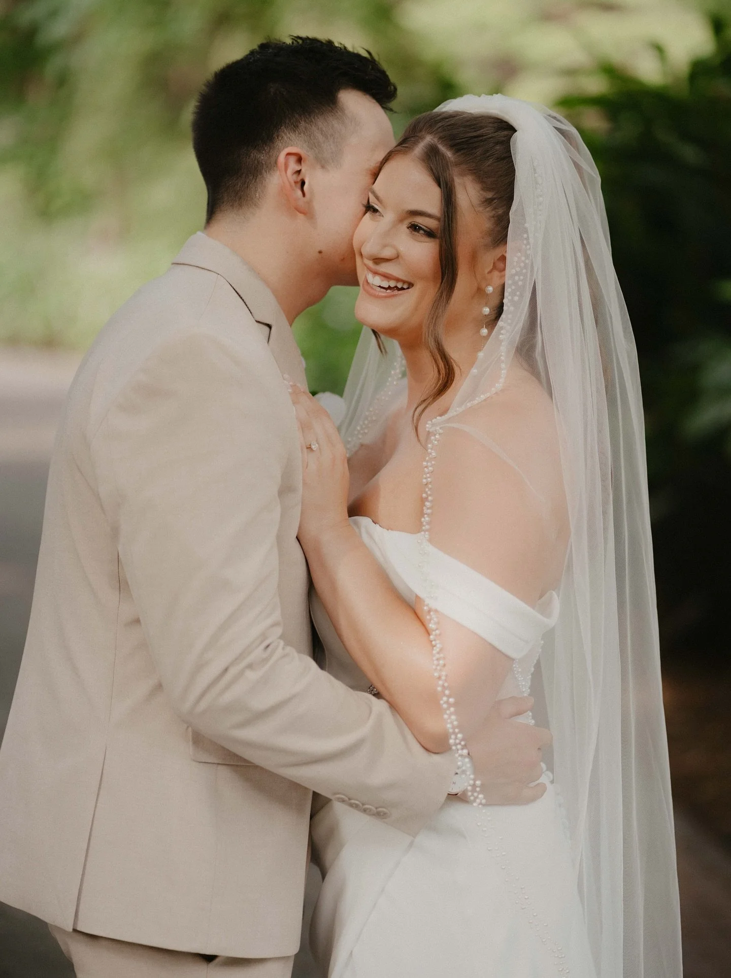 Sweet first look moments with S&amp;M 🫶🏼 #costaricawedding #destinationwedding #guanacastewedding #tamarindoweddingphotos #costarica