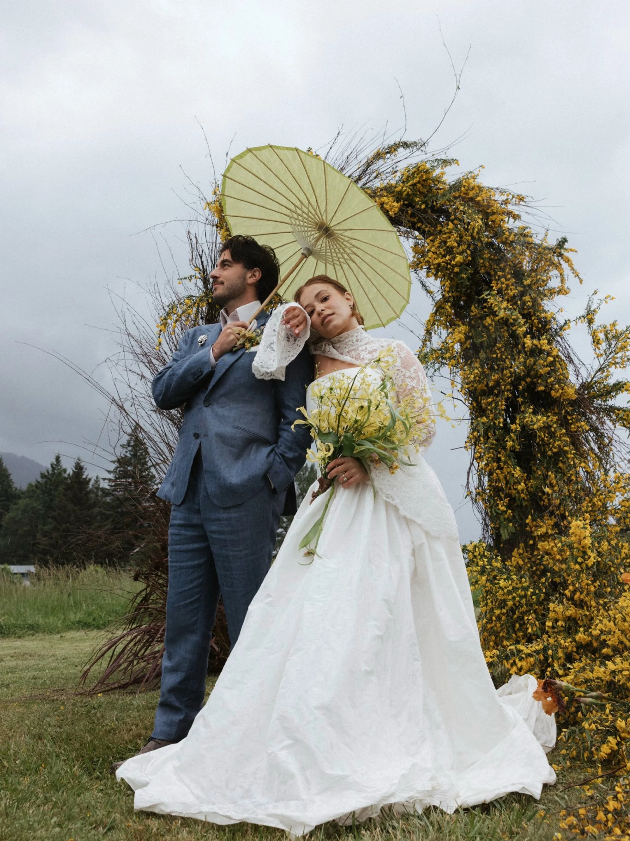 Rainy days in Oregon are very common, but it&rsquo;s always beautiful to embrace the storm. 

Camp Host + Creative Director: summergrace.photo of the_summerschool
Shoot Design + Planning: @tapestryeventco
Venue: @windmountainranch
Florist: @manettefl
