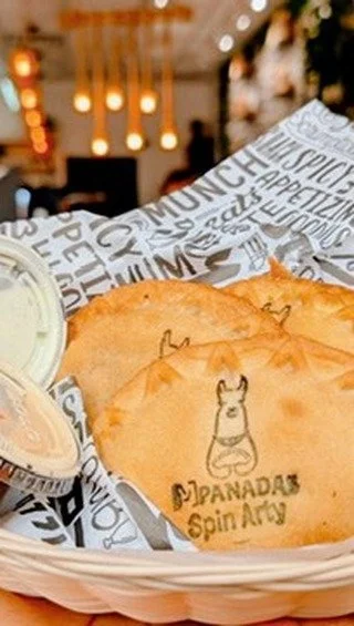 It’s literally the best seasonal empanada 🗣️🗣️🗣️
#fyp #fypage #dmv #dmvfoodie #dmvfood #dmvcoffee