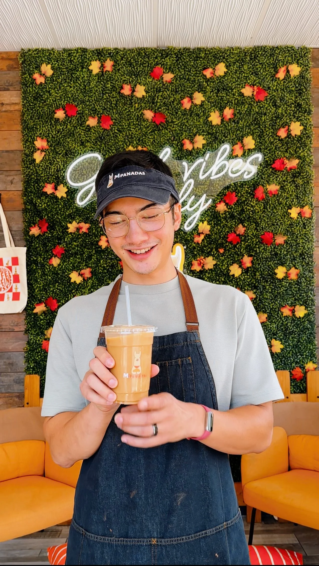 It’s September y’all!! We prepare for the new seasonal drinks coming 😉
#fypage #autmn #autumnvibes #fallseason #mpanadas #coffee #coffeelover #dmv #dmvcoffee