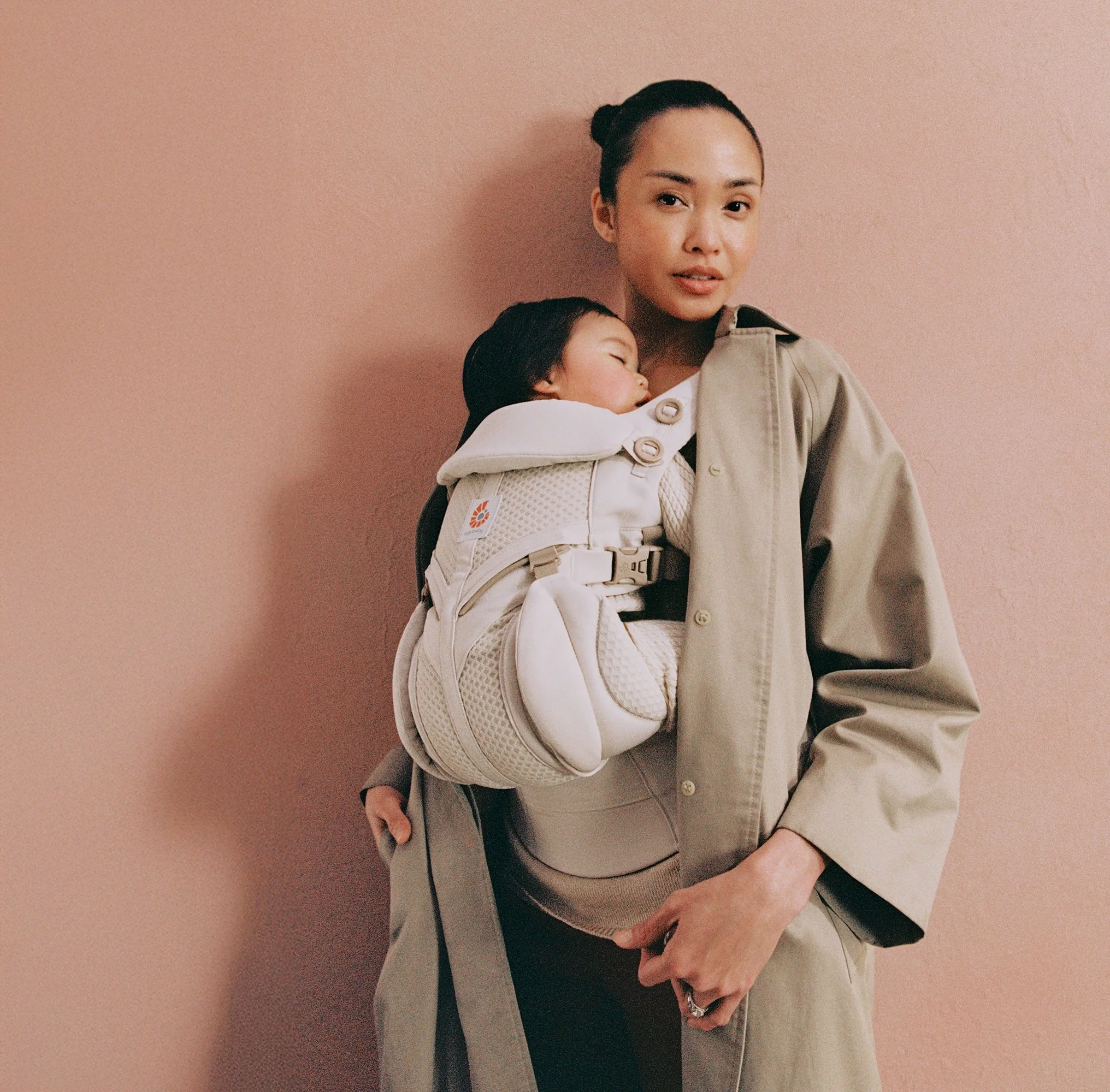 ergobaby_carrier_omni_classic_natbge_BCS360MNATBGE_178b.jpg