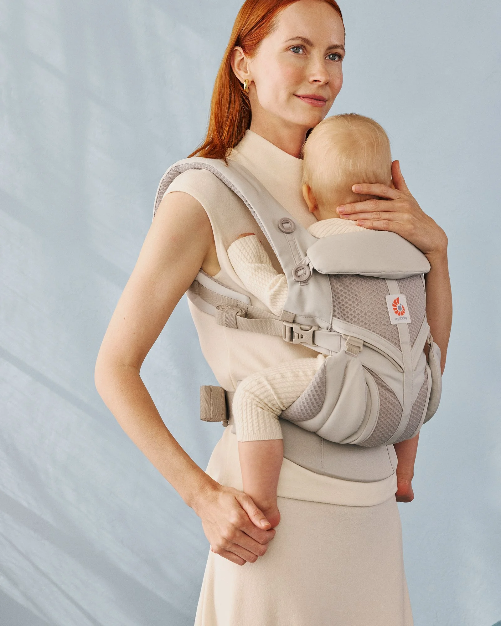 ergobaby_carrier_omni_classic_pgrey_BCS360PGREY_05_1001_CROP.jpg
