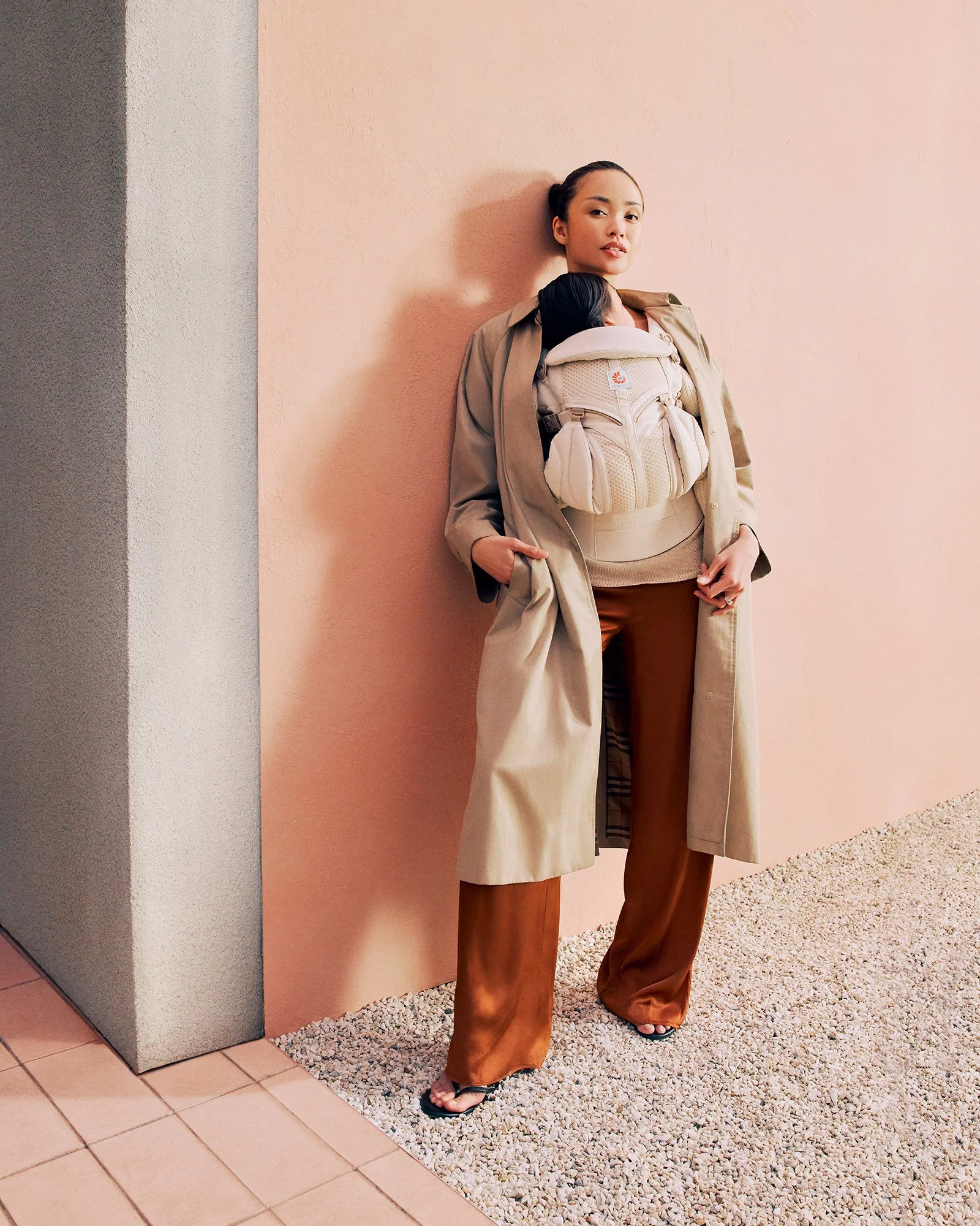 ergobaby_carrier_omni_classic_natbge_BCS360MNATBGE_11_1713_CROP.jpg