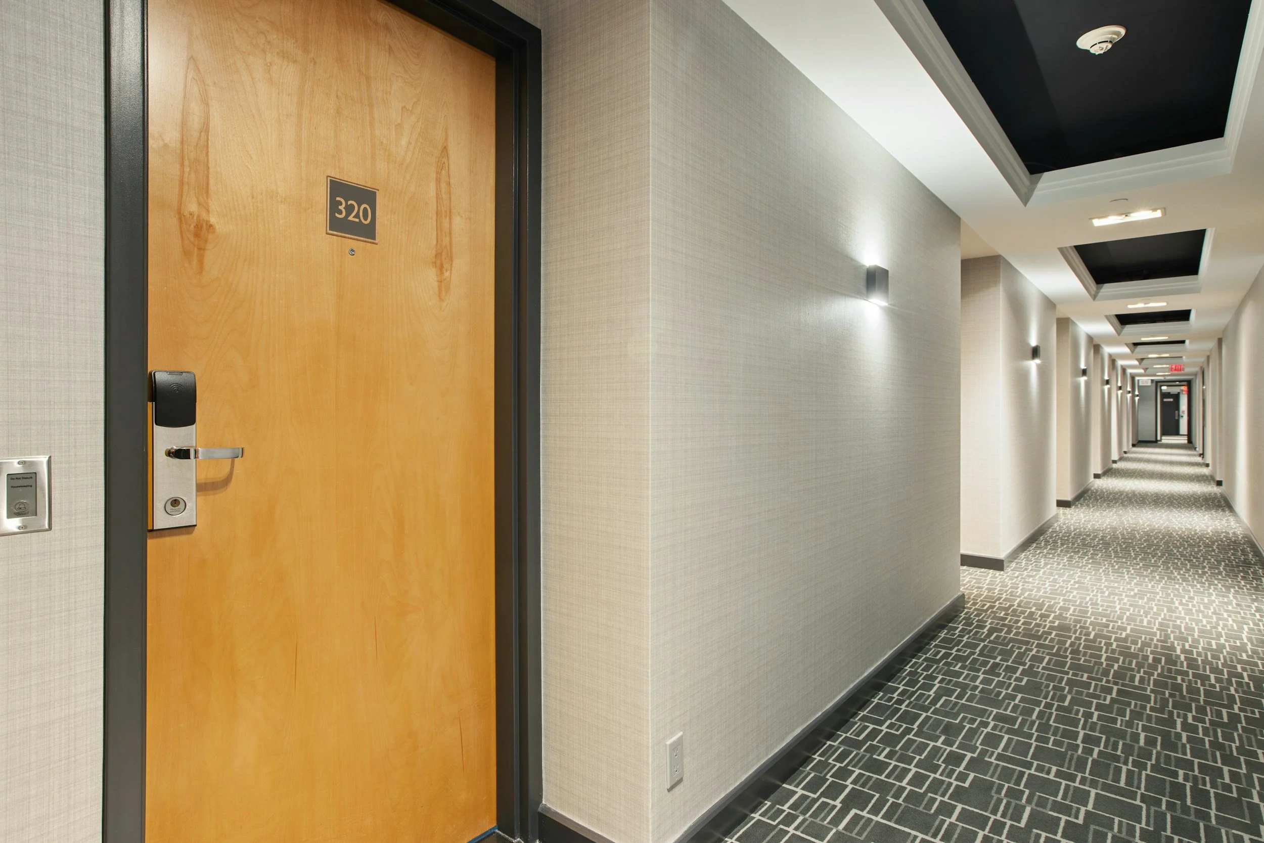 hotel safety tips