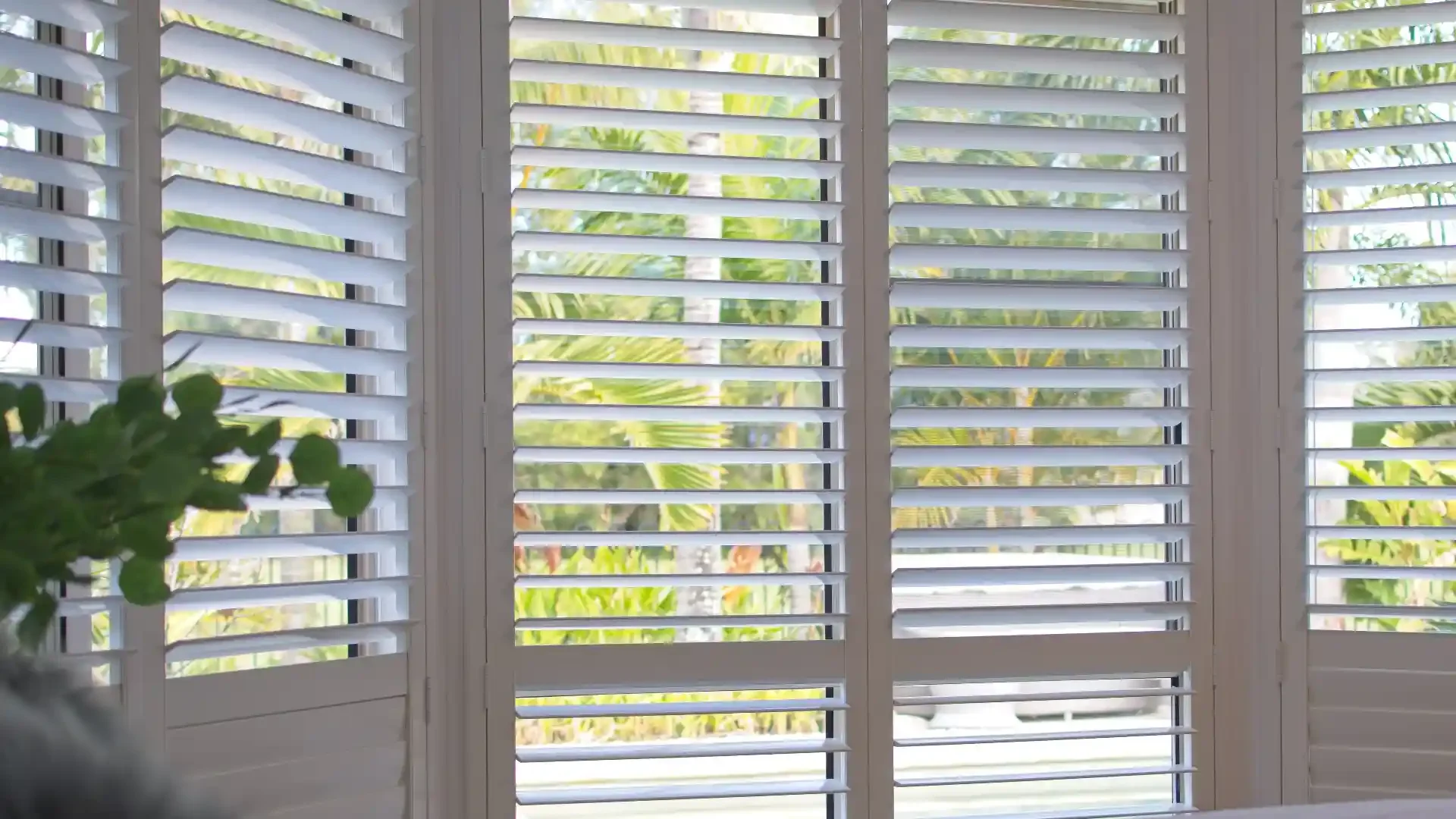 shutters-with-hiden-tilt-and-divider-rail.webp