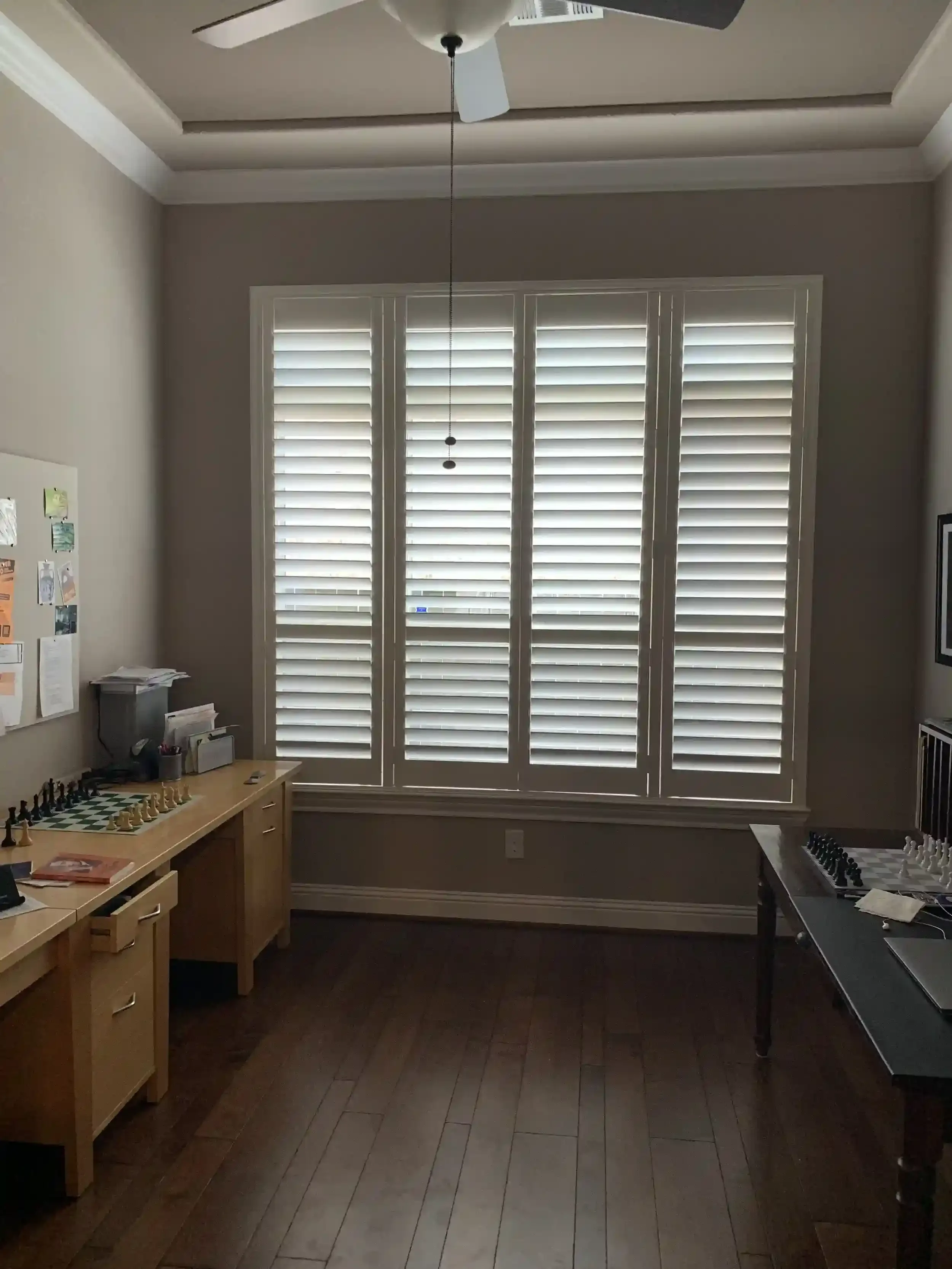 hidden-tilt-shutters-with-divider-rail.webp