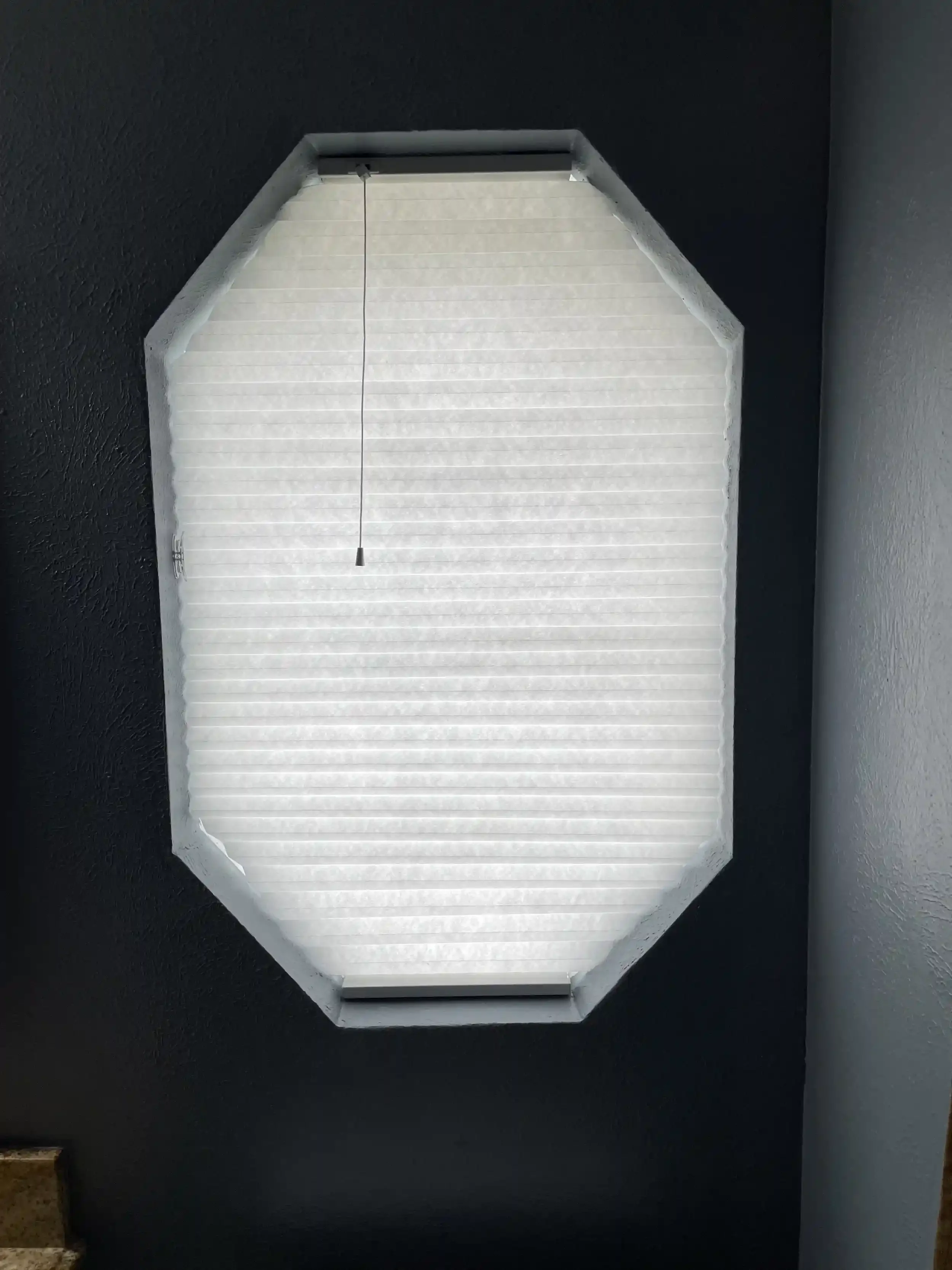 octagon-cell-shade-closed.webp