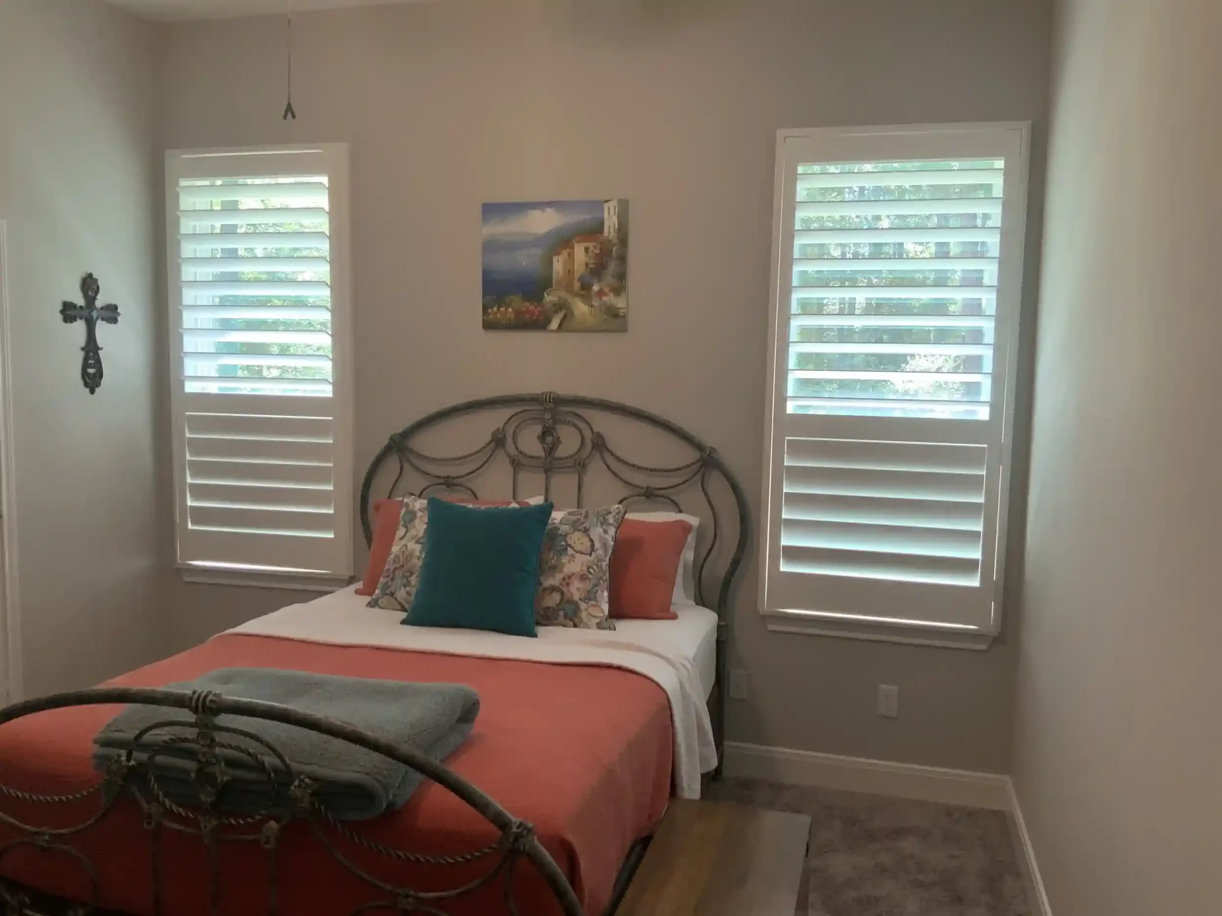 shutters-in-bedroom.webp