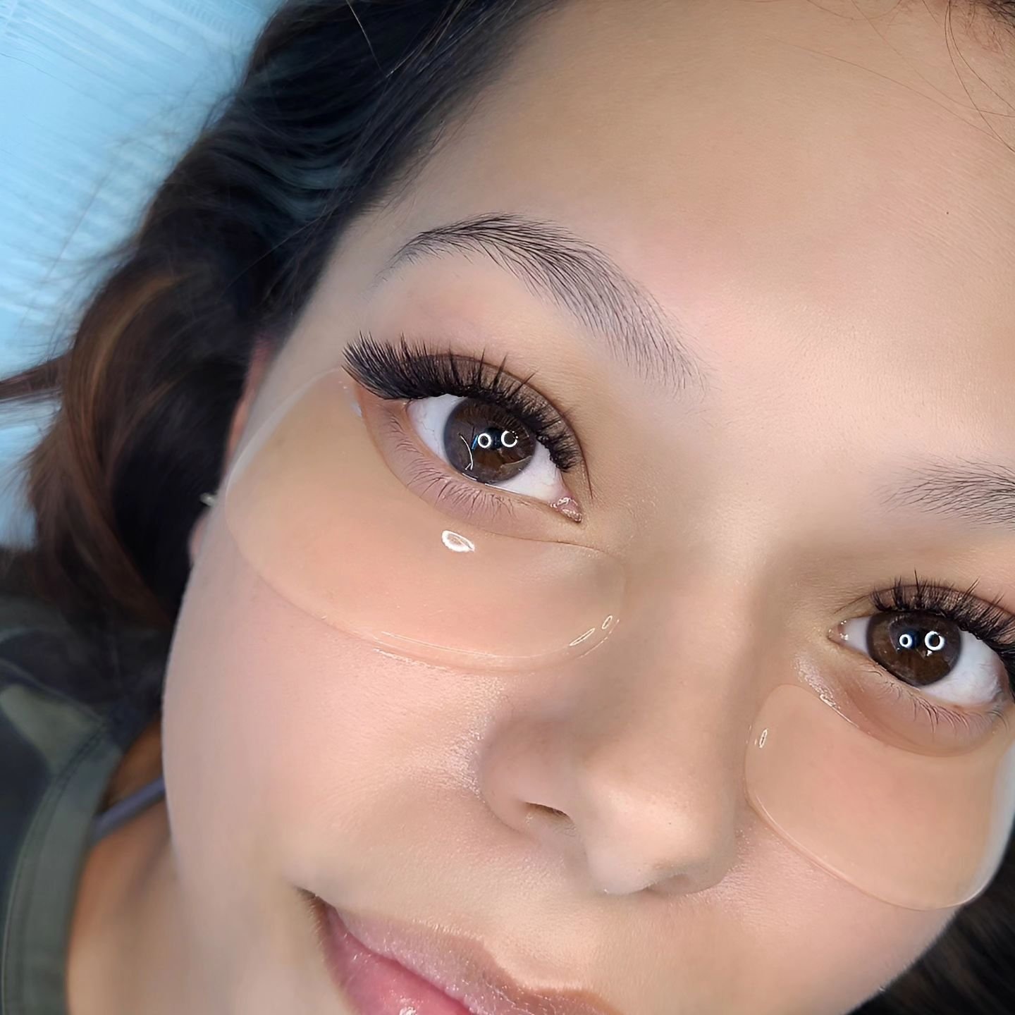 I'm just going to let the work speak for itself 😌

Beautiful lash extensions, before and after using a speciality curl (L+ for the lash nerds) to create this dark lash line + wispy texture. @lashboxla

Followed by a cooling eye mask from @borboleta.