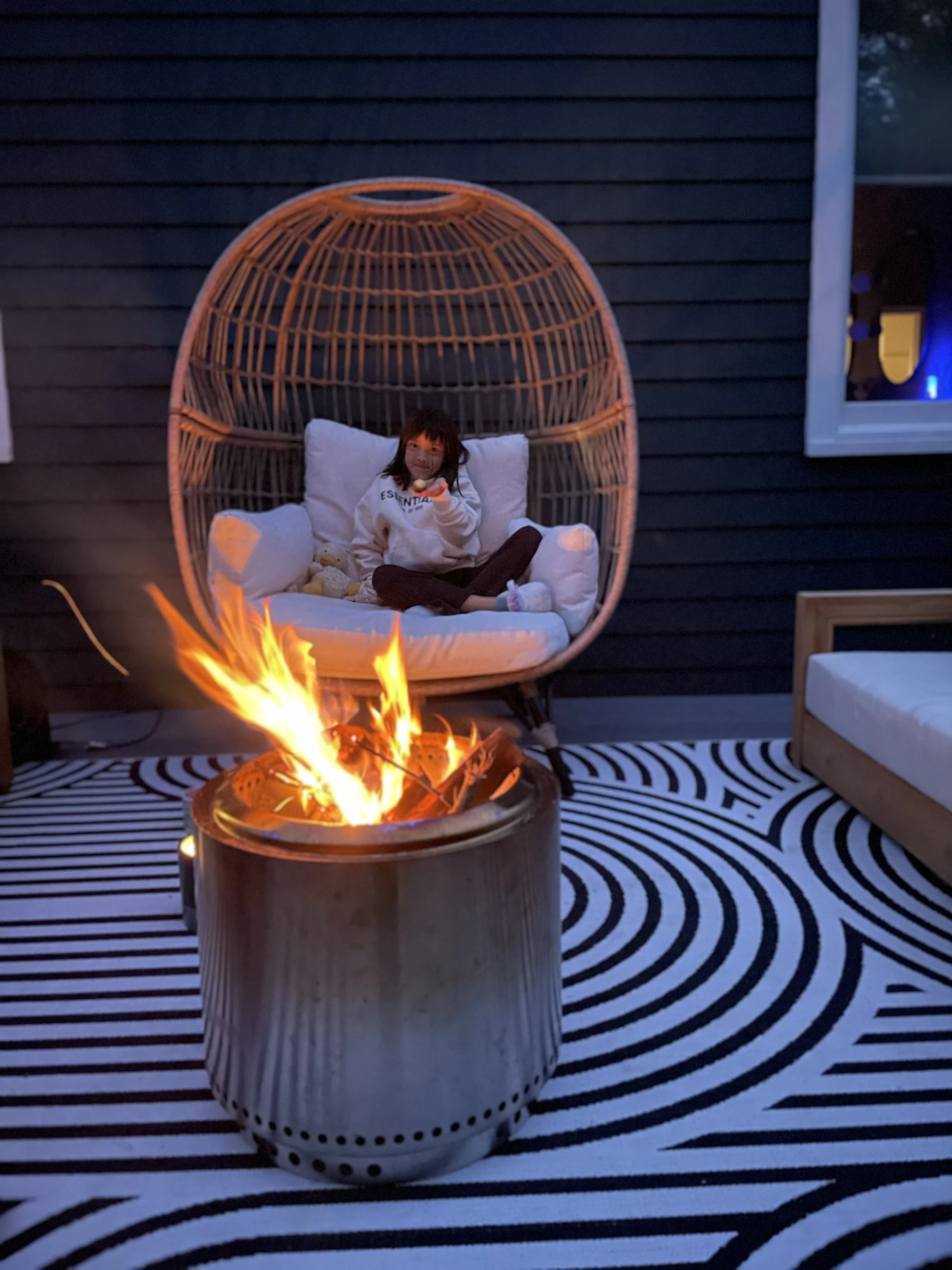 The egg chair is everyone's favorite, come enjoy the solo stove !! 
