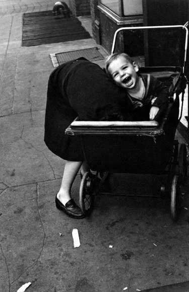© Helen Levitt