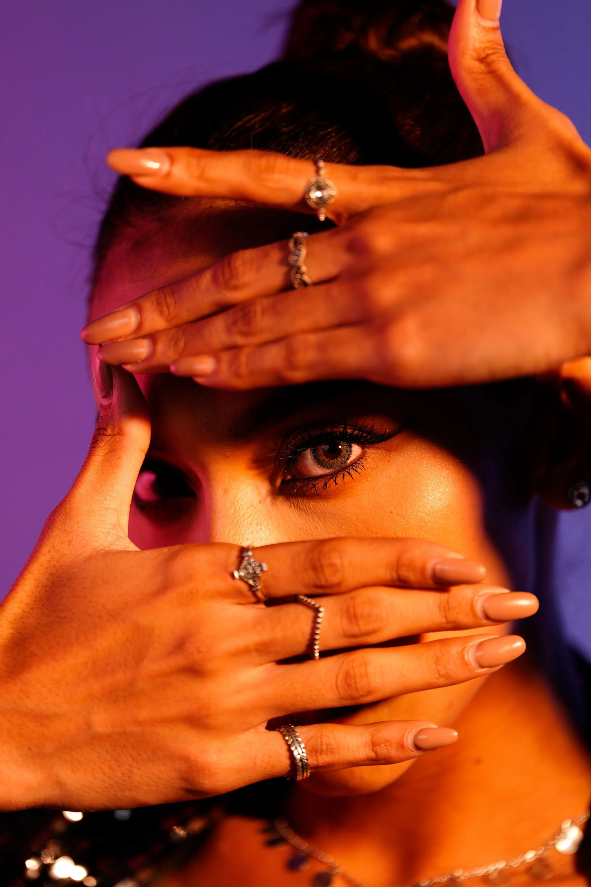 © Navarat Yousri, featured on Familiar Strangers