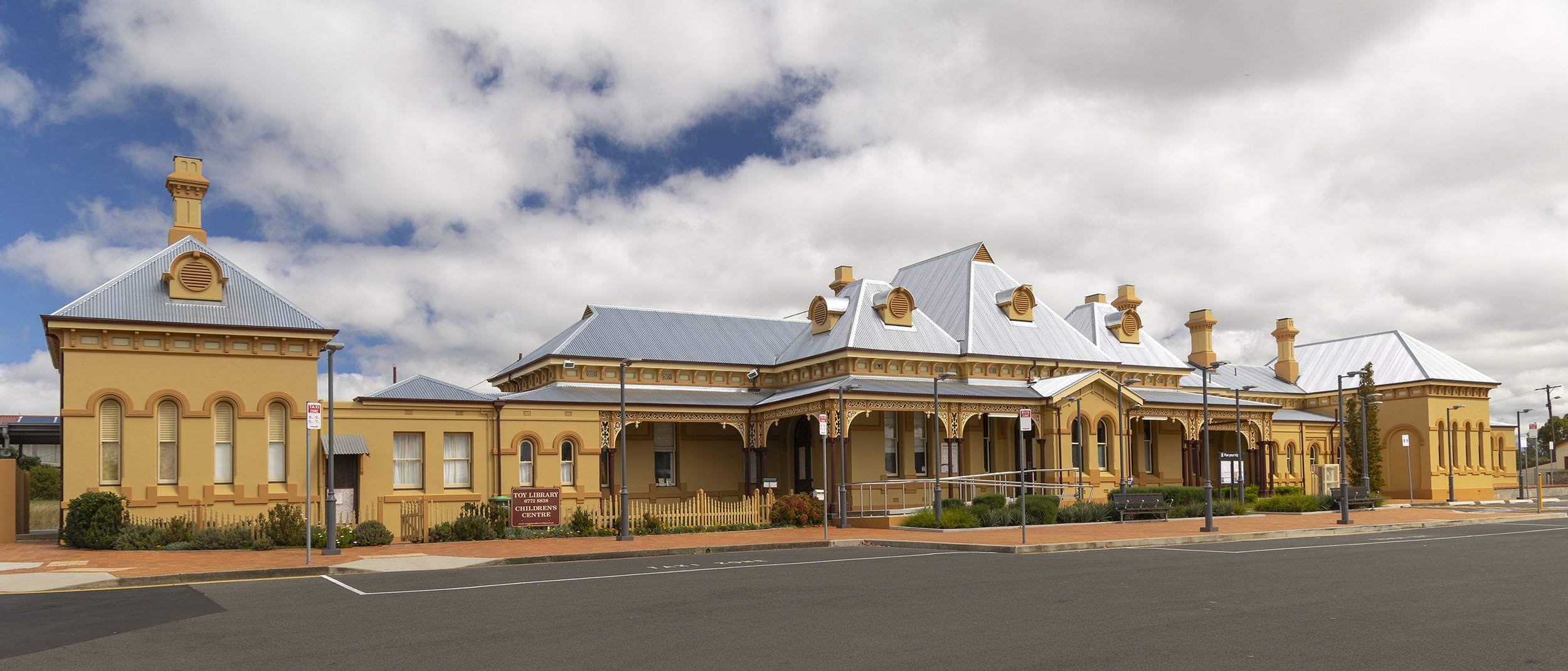 Armidale train station -1.jpg