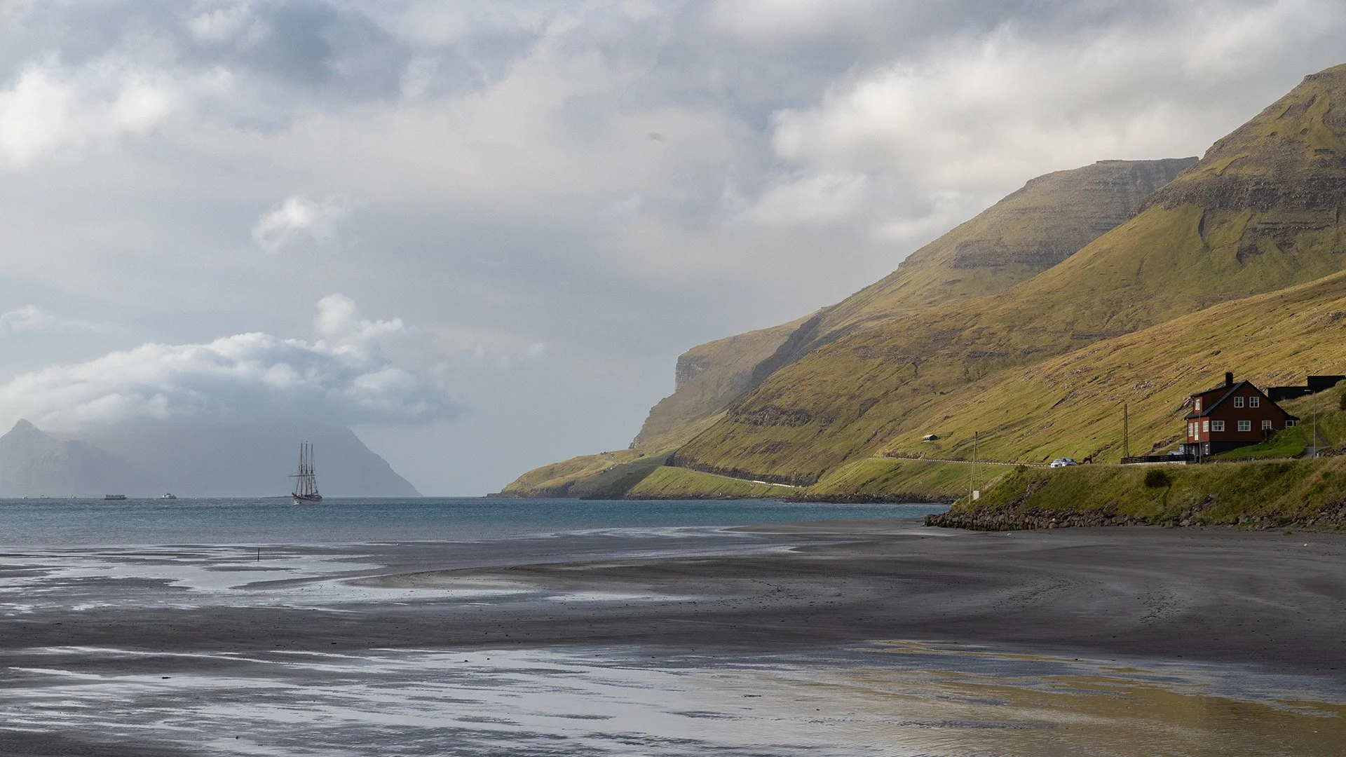 Sorvagur Faroe islands-2.jpg