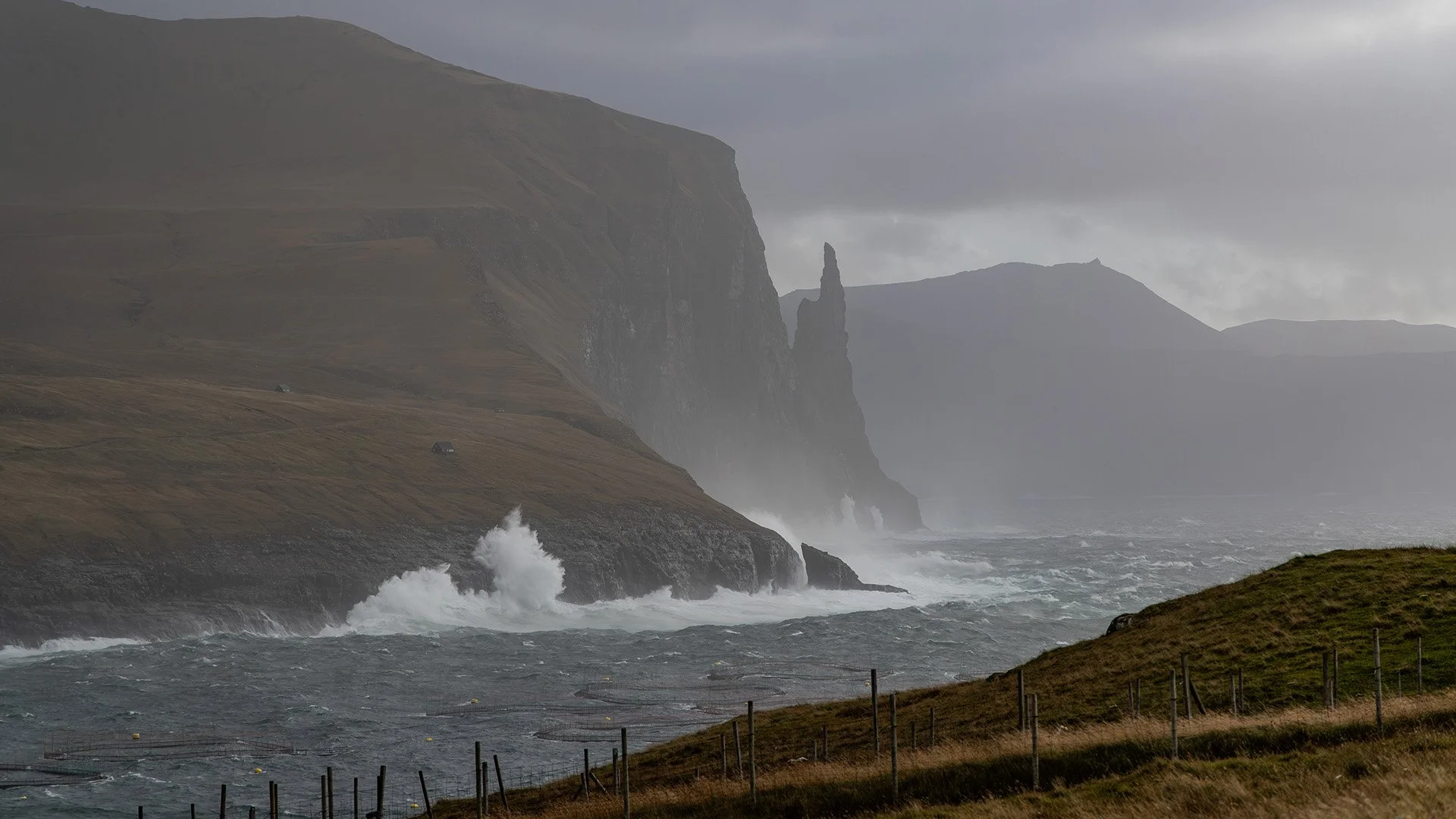 The witches Finger Faroe islands-4.jpg