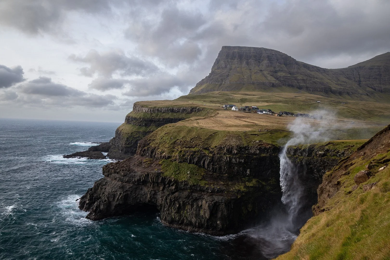 Gasadalur Faore islands.jpg