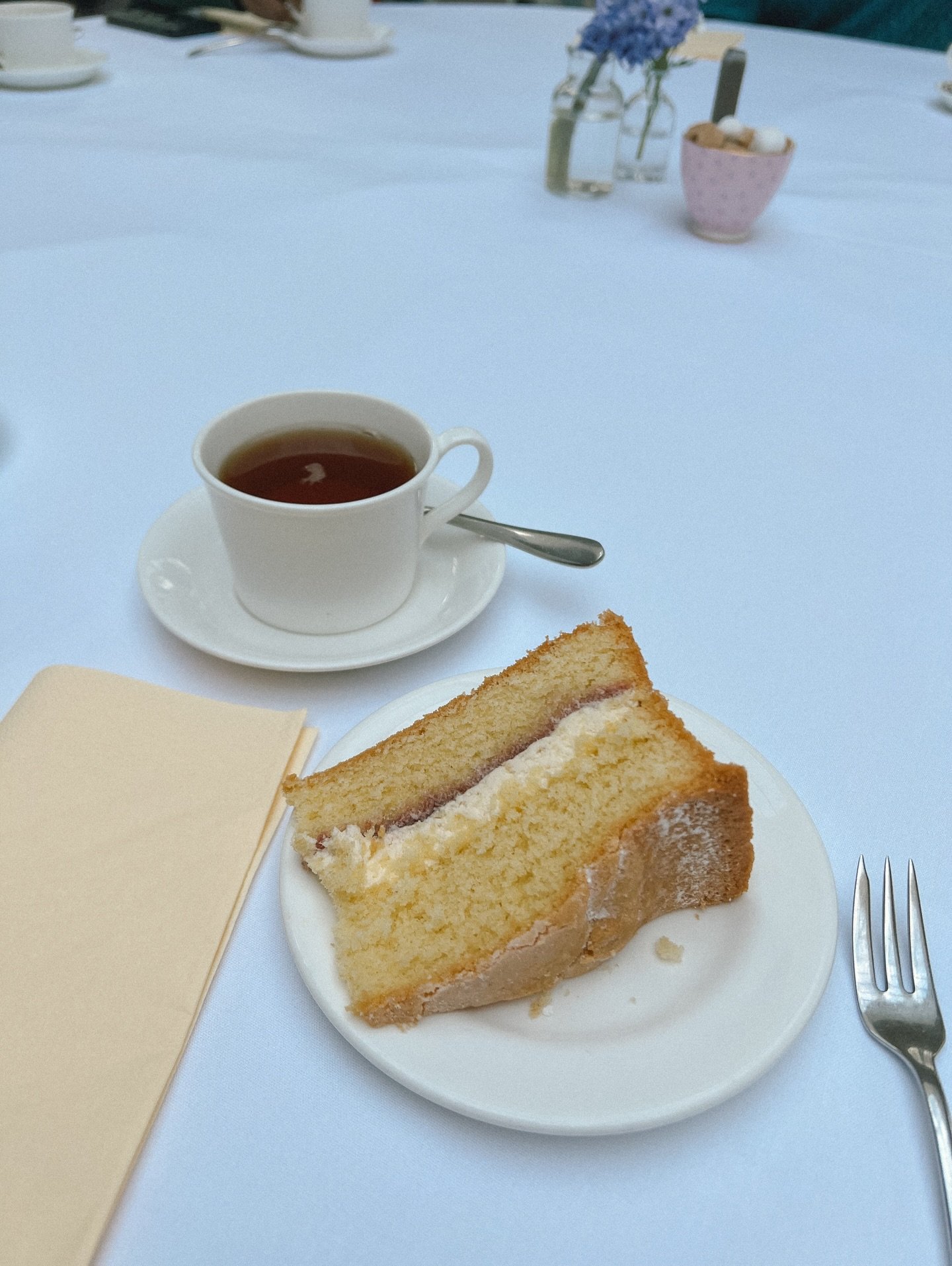 Sunday Slice &hearts;️🍰 (p.s the song title is very accurate, I walked like a penguin the whole time 🙊)