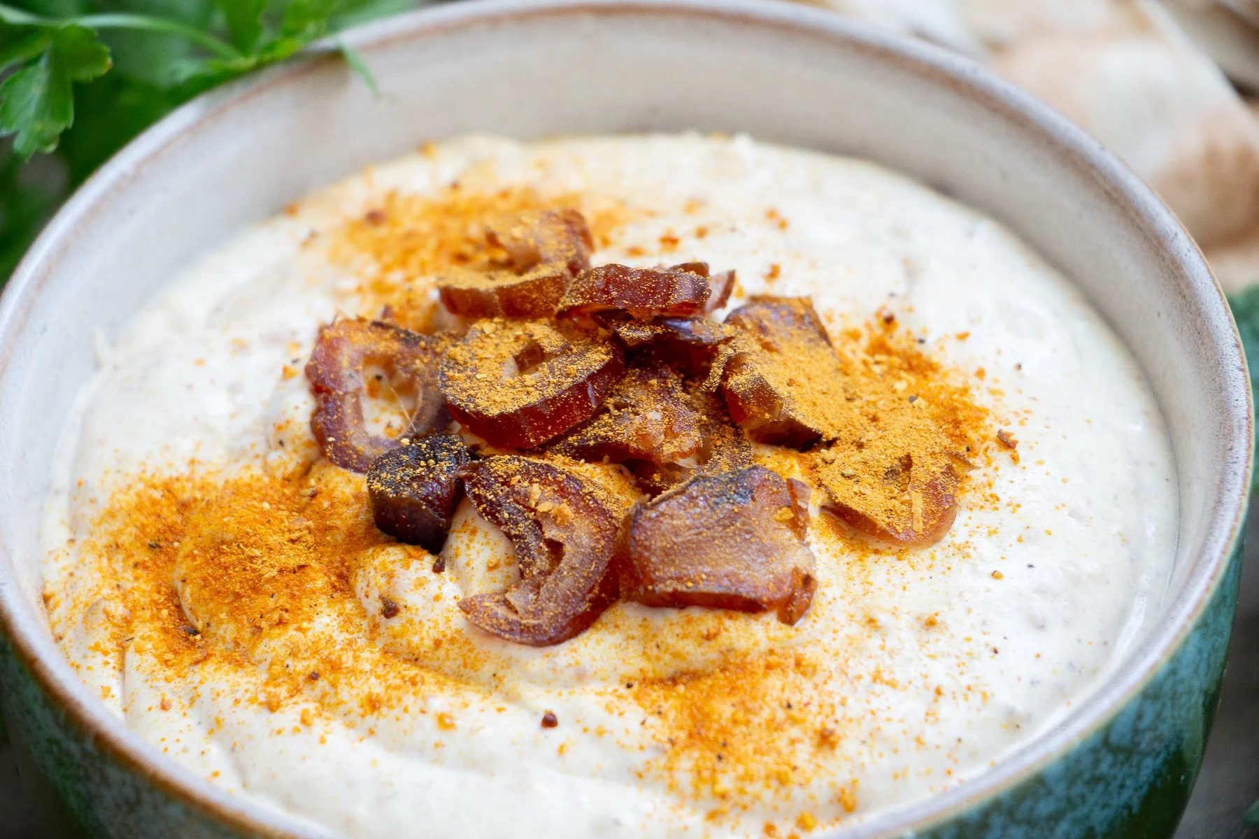 Veganer Dattelcurrydip