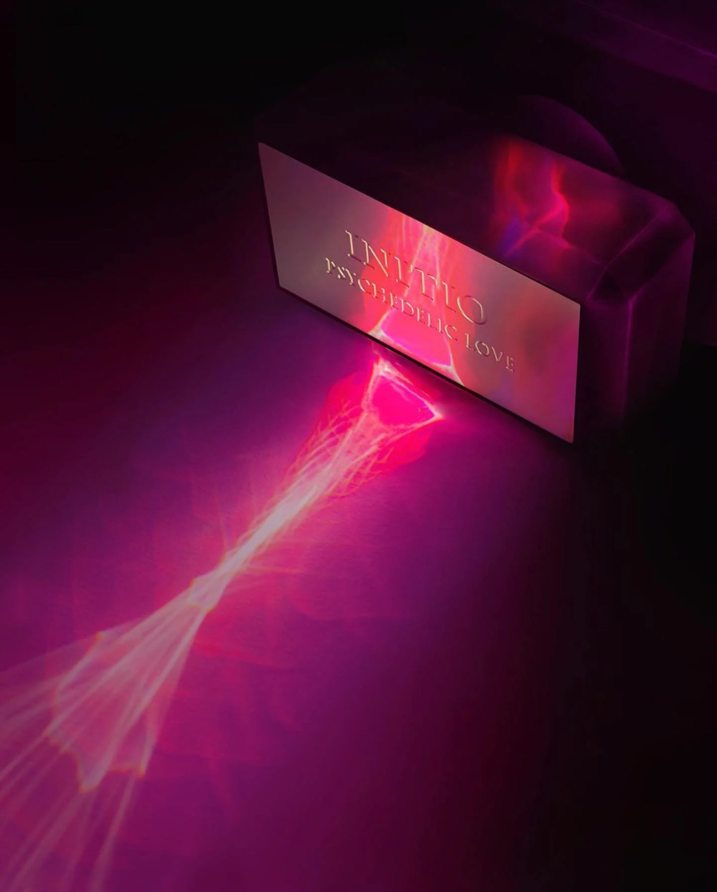 Work for @initioparfumsprives 
I'm thrilled to share with you a series of images I created in collaboration with the fragrance brand Initio. This time, I set aside 3D and focused solely on photography and editing.
This series is a tribute to the bea