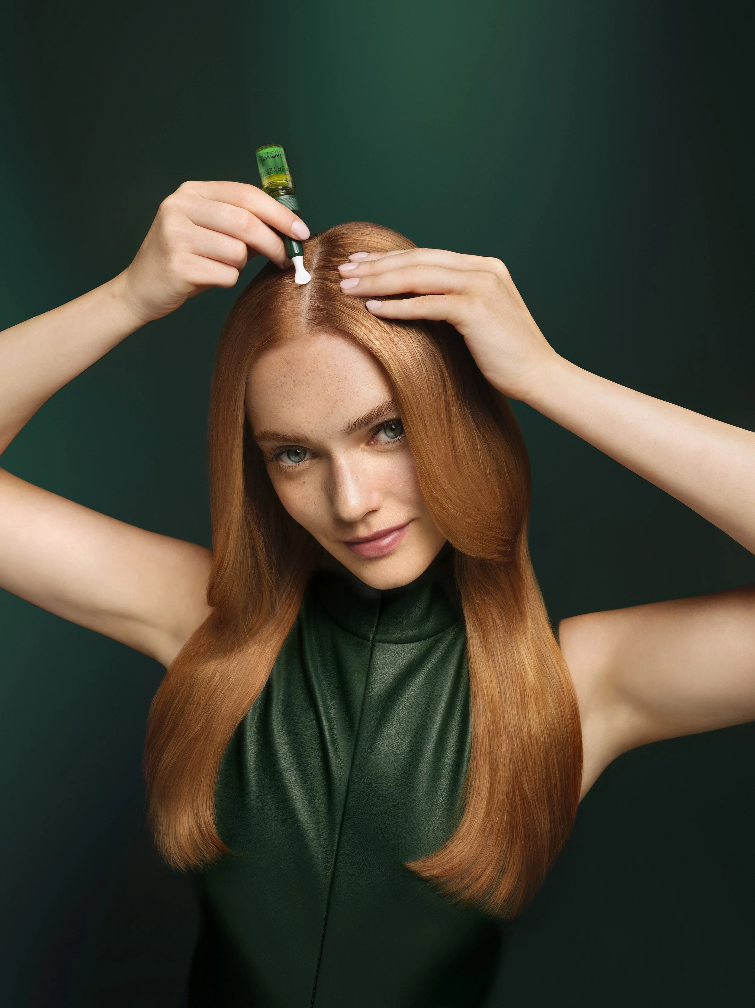 FURTERER_250626_GR_RF_TRIPHASIC_GENTECH_APPLICATION_2026_1842 V2.jpg