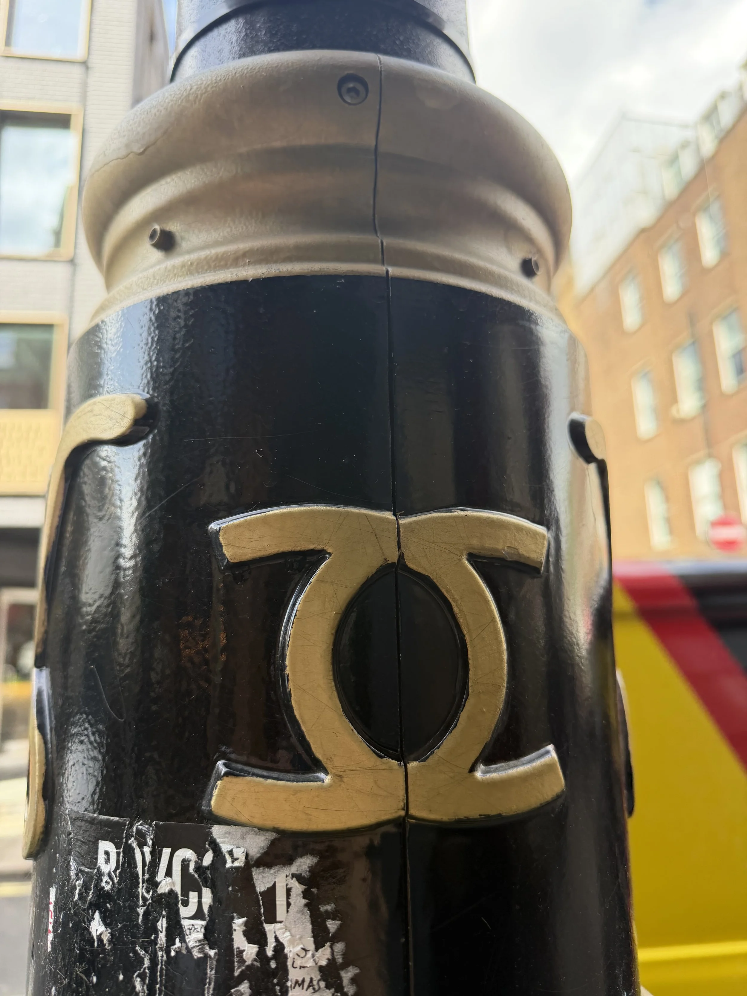 FAQ: Do Londners love Chanel? ーよくある質問 ：ロンドンの人はシャネル好き？