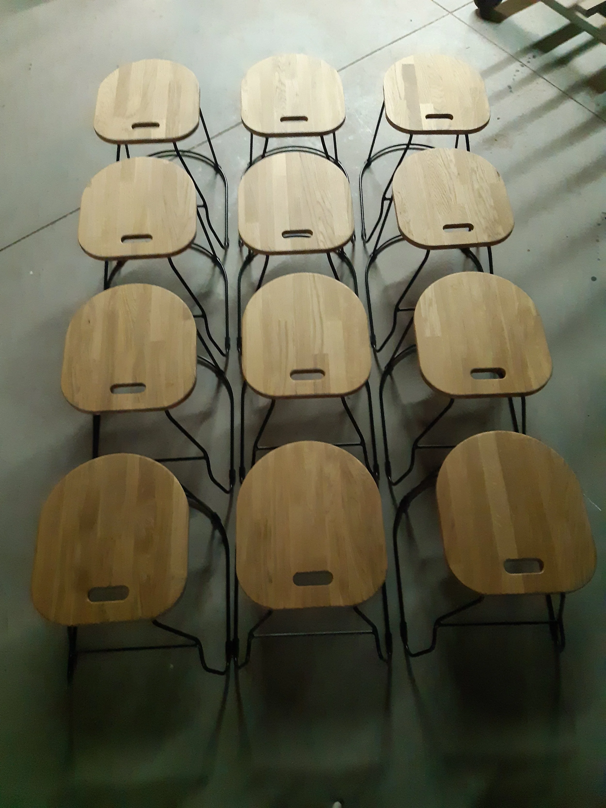 Production de série sur mesure design meubles