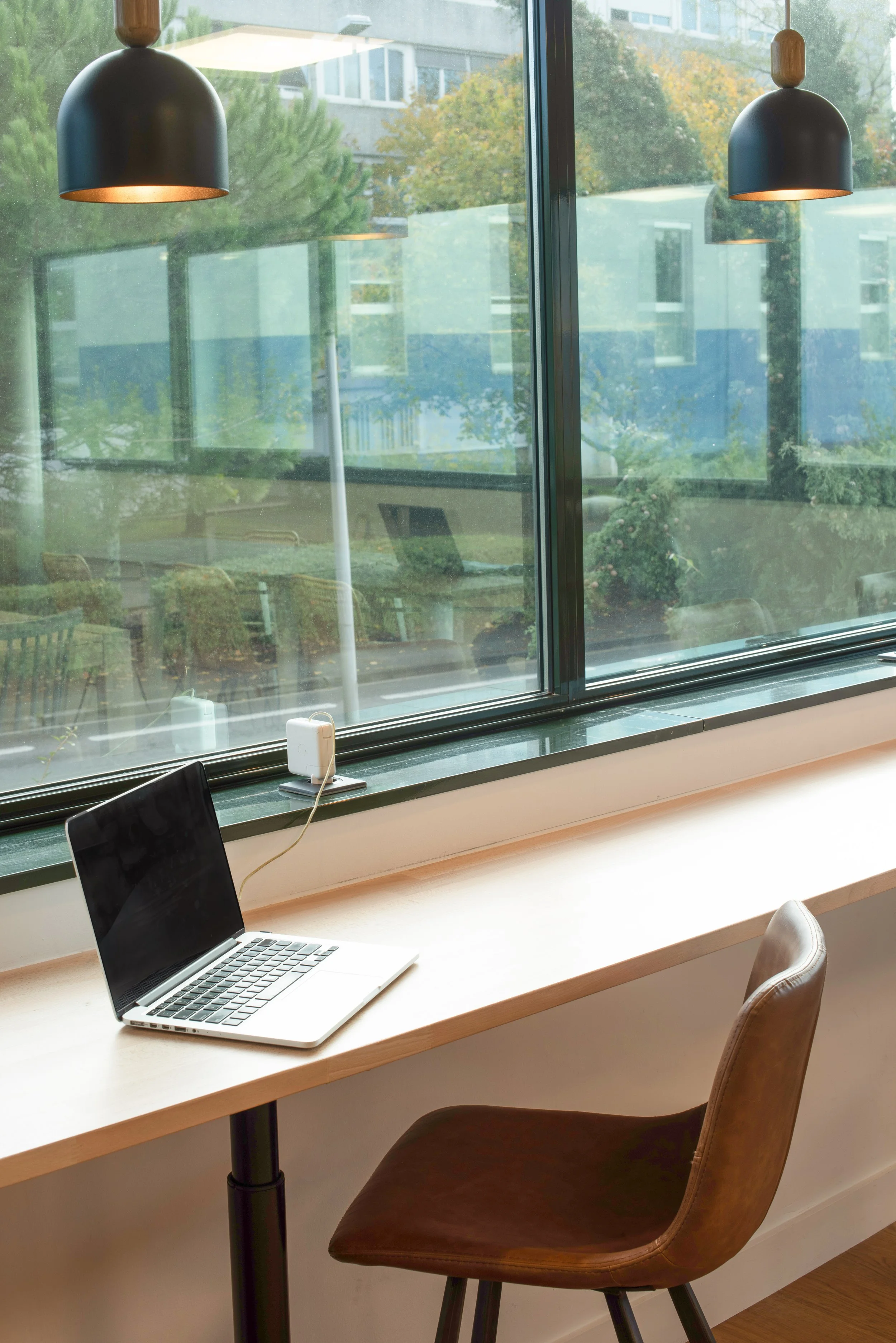 Bureau plug and work coworking