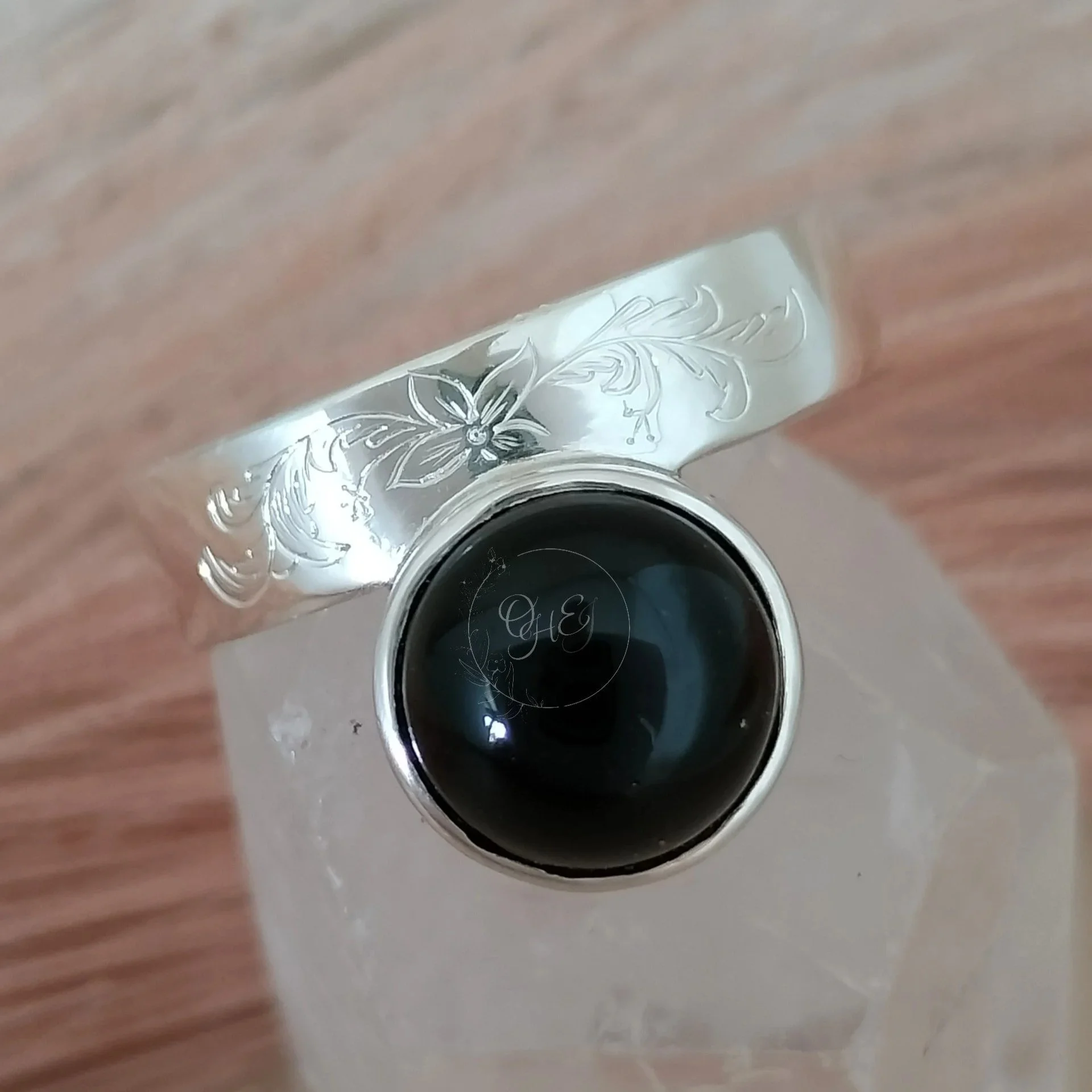 Silver+onyx+engraved+ring+.jpg