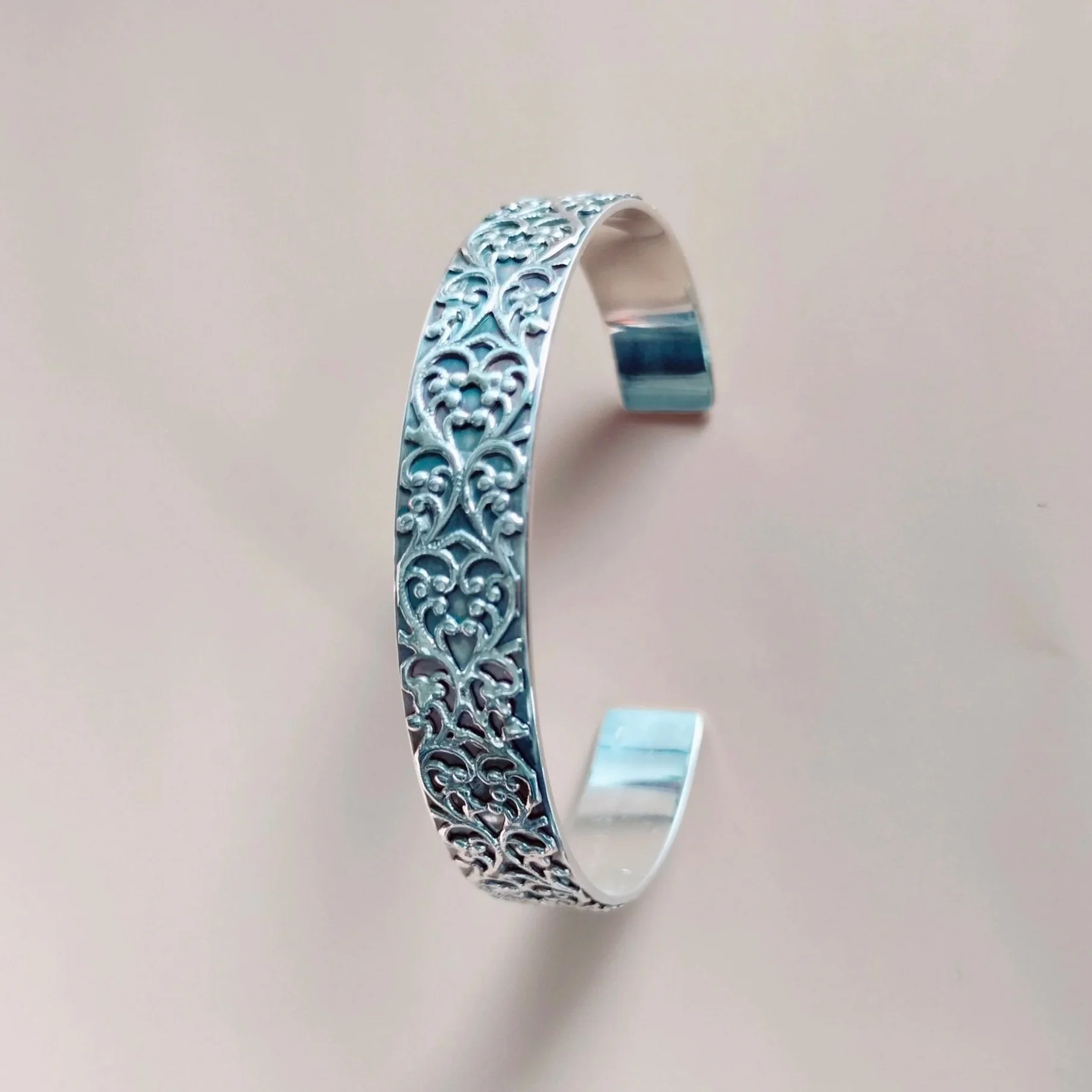 Floral+silver+bracelet+1.jpg