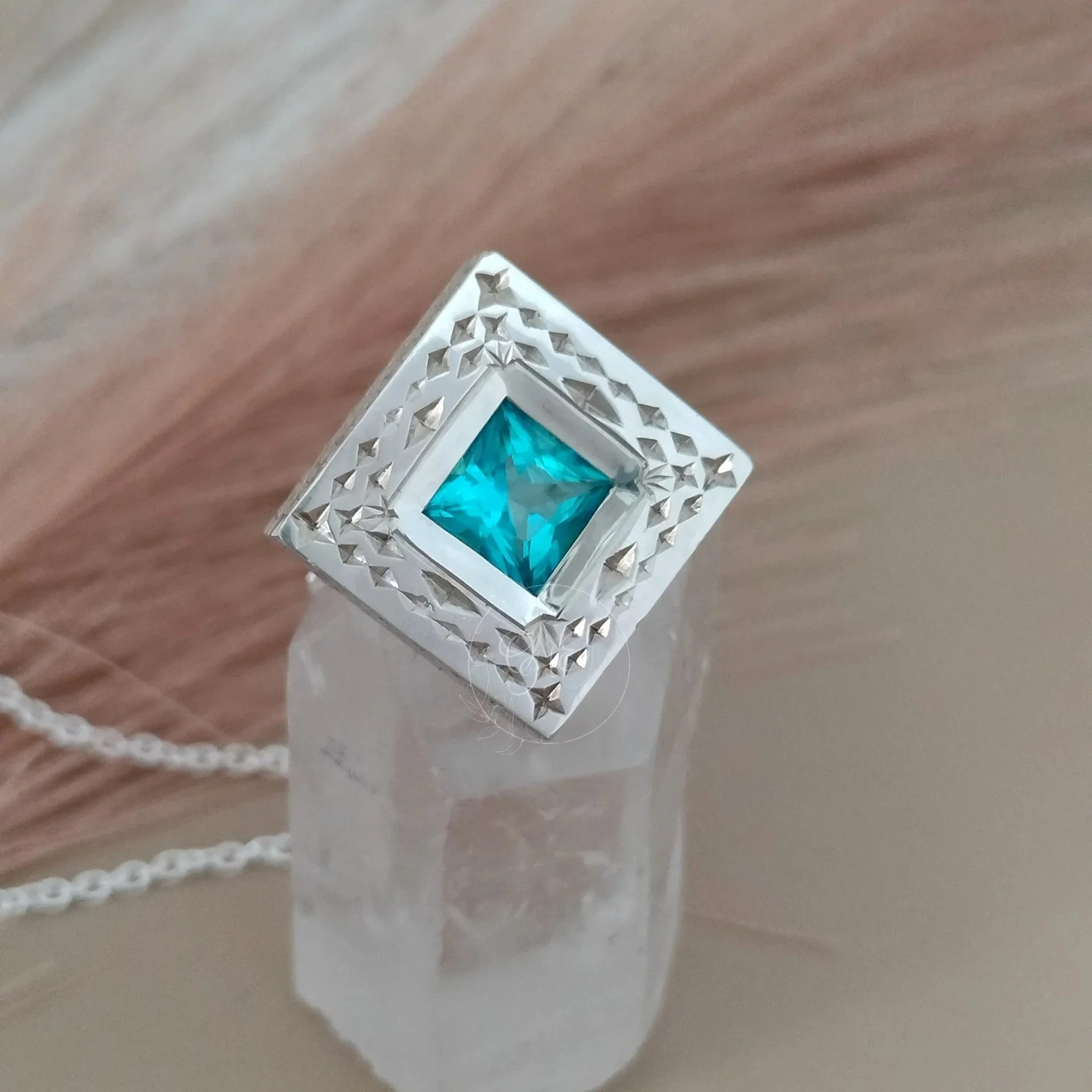 Blue+topaz+sterling+silver+pendant+.jpg