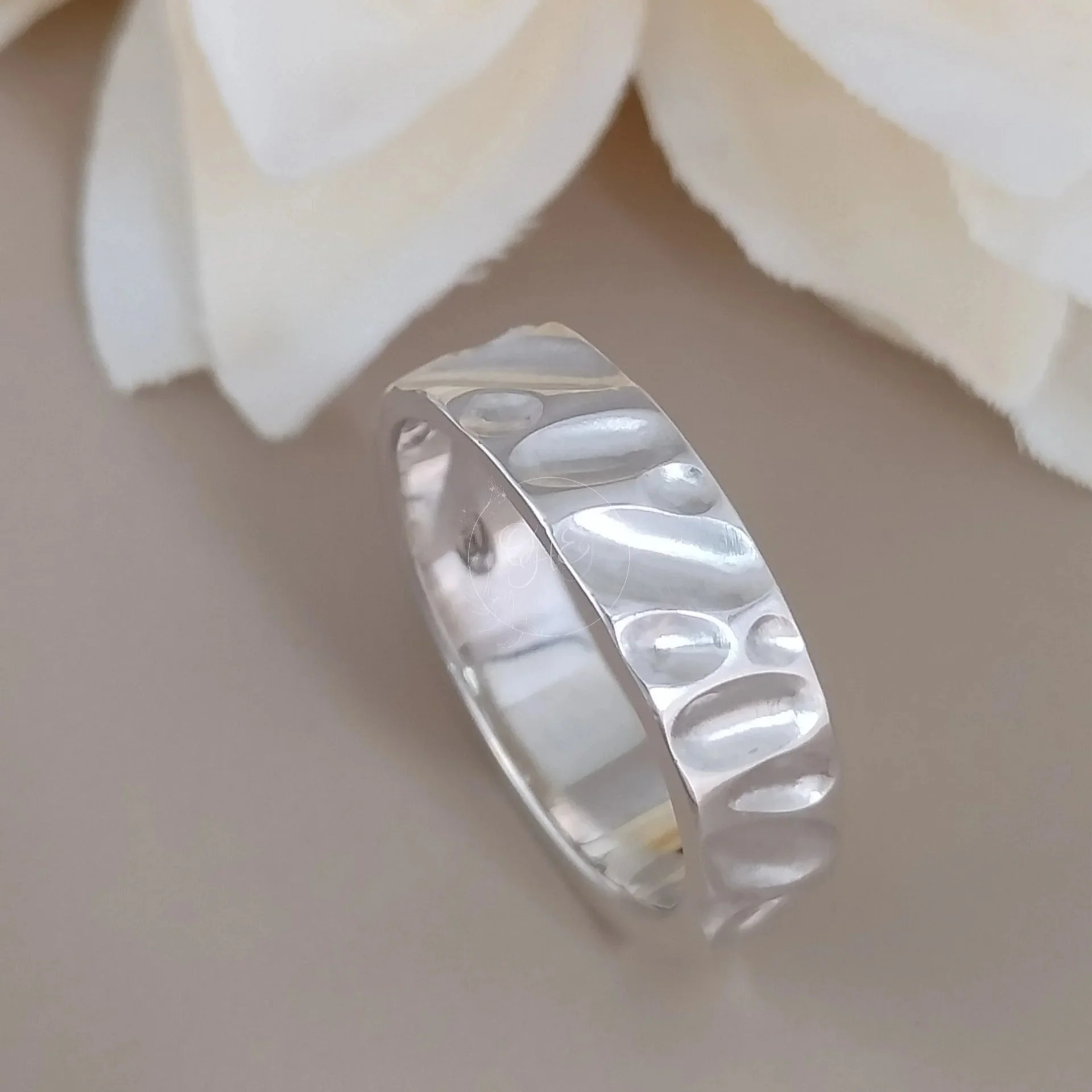 Pebbles structure small signet ring by OrfaHandEngraving