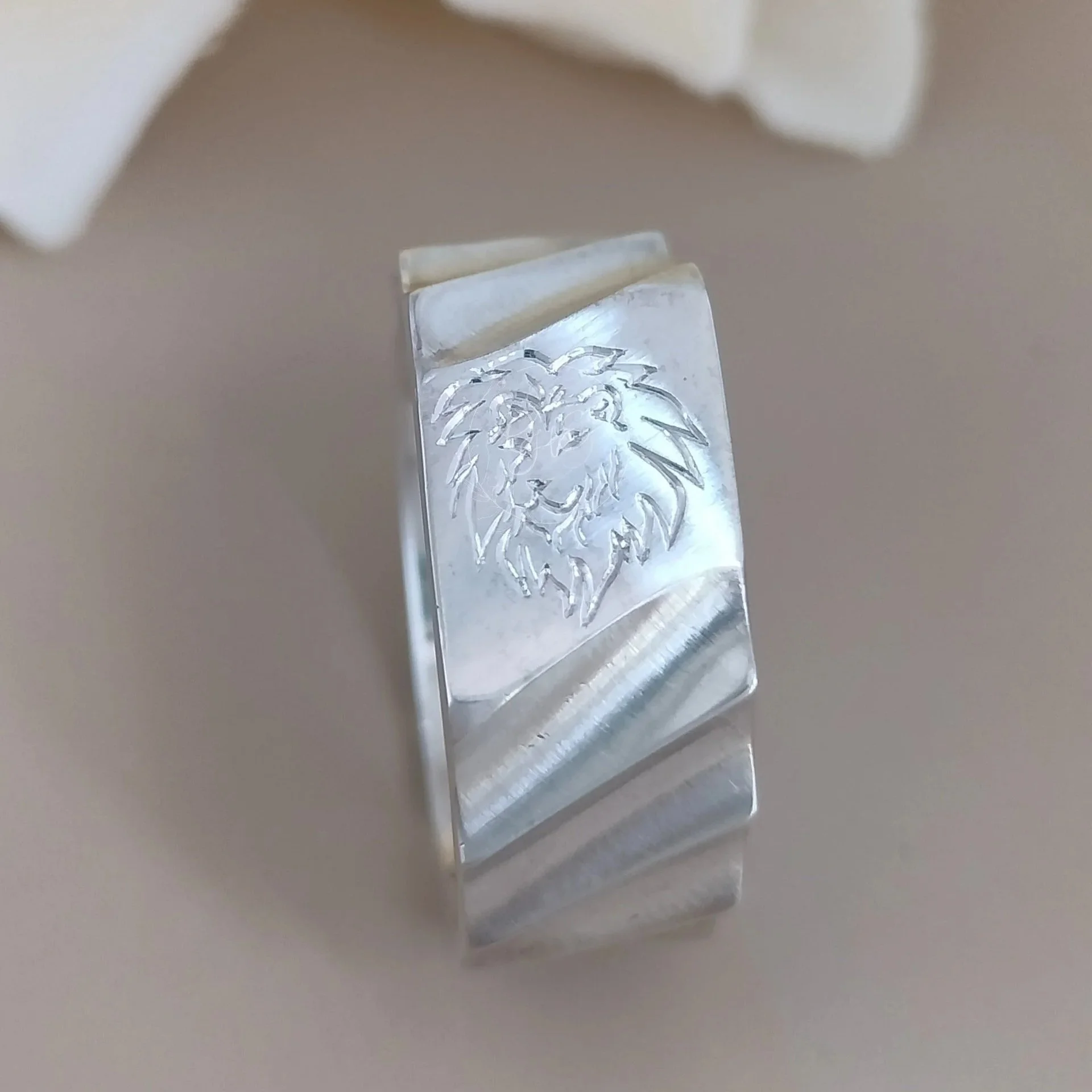 Mens signet ring engraved lion by OrfaHandEngraving