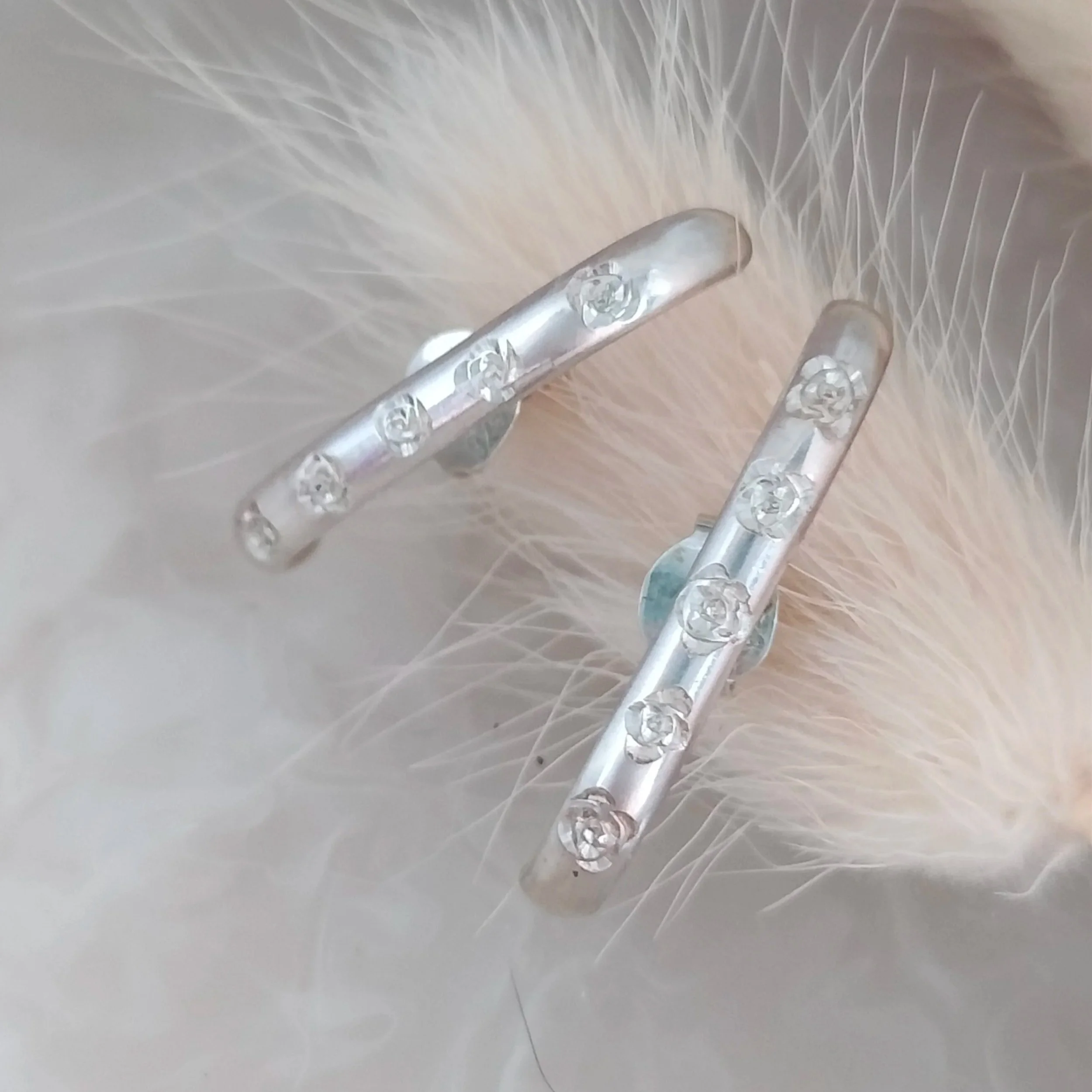 earlob+silver+roses.jpg