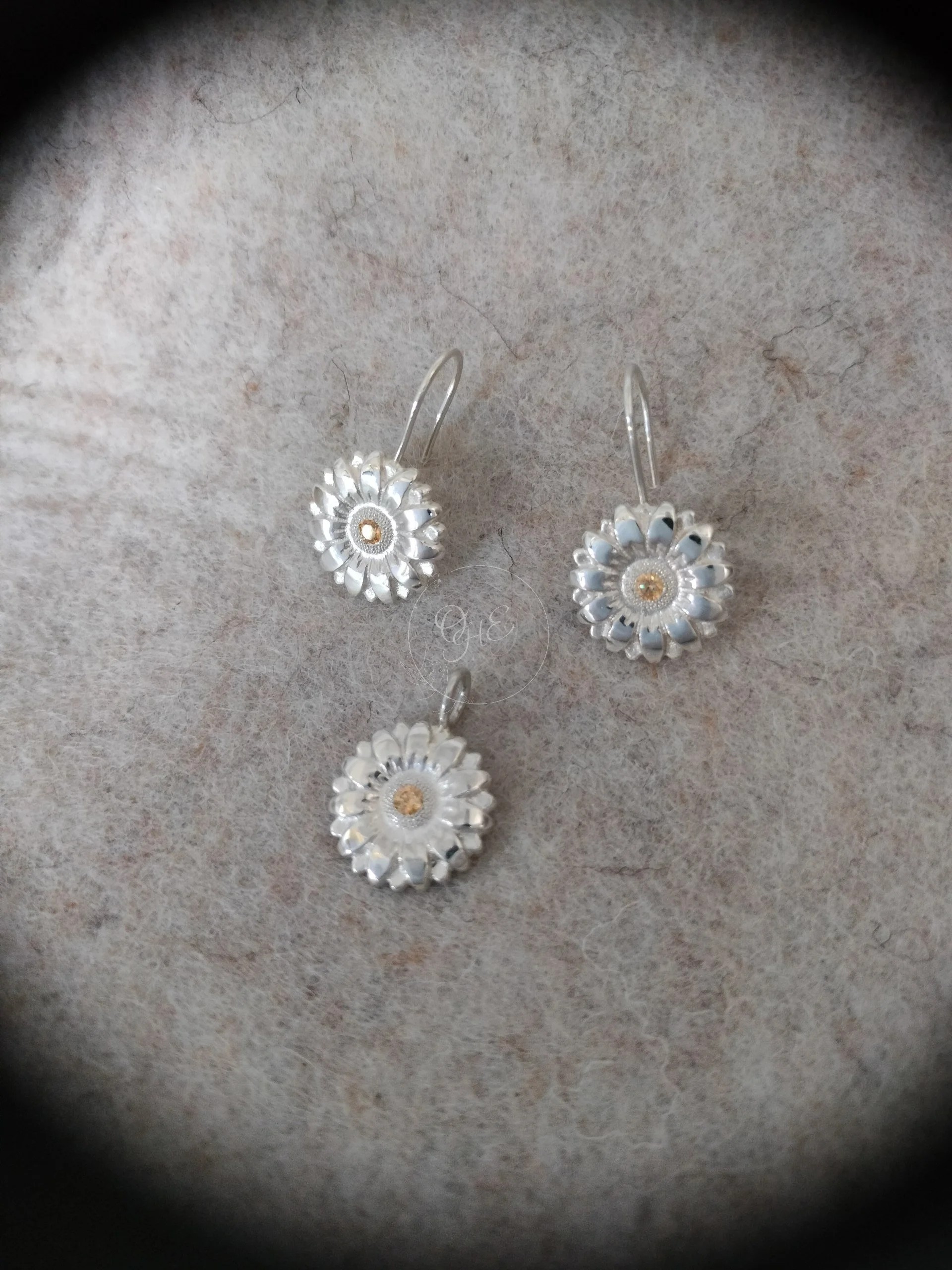 One of a kind sunflower jewelry set made by Orfa