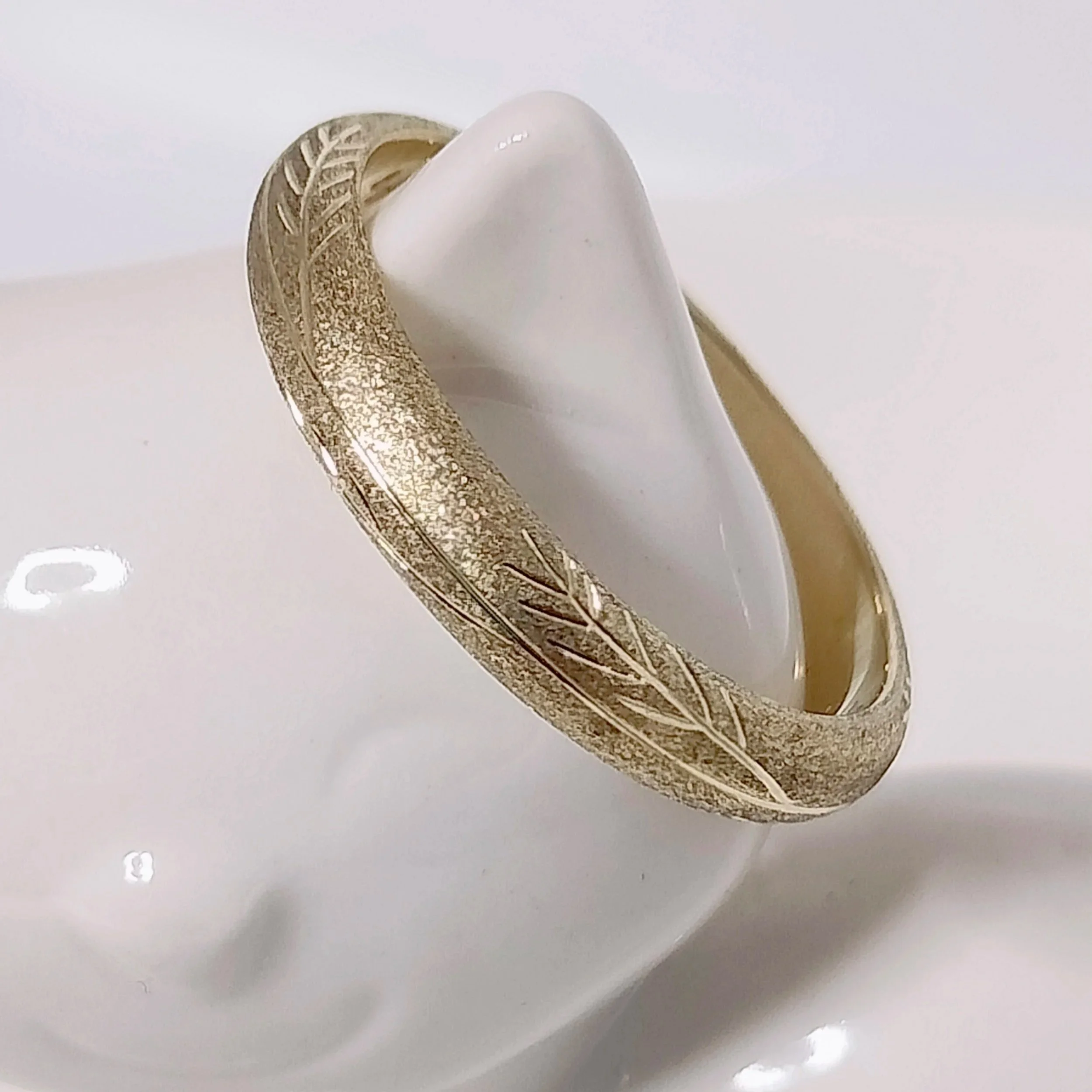 Gold+palm+ring+engraved+1.jpg