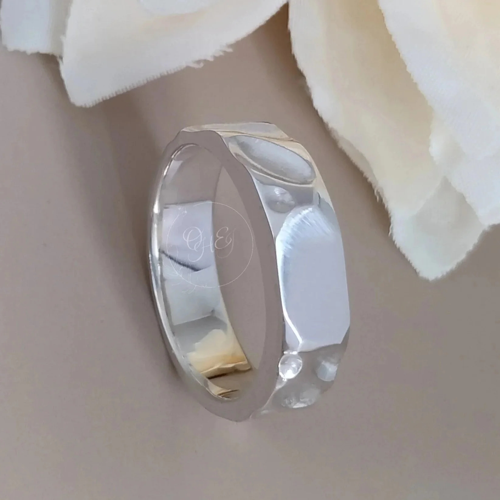 Signet ring Pebbles - small