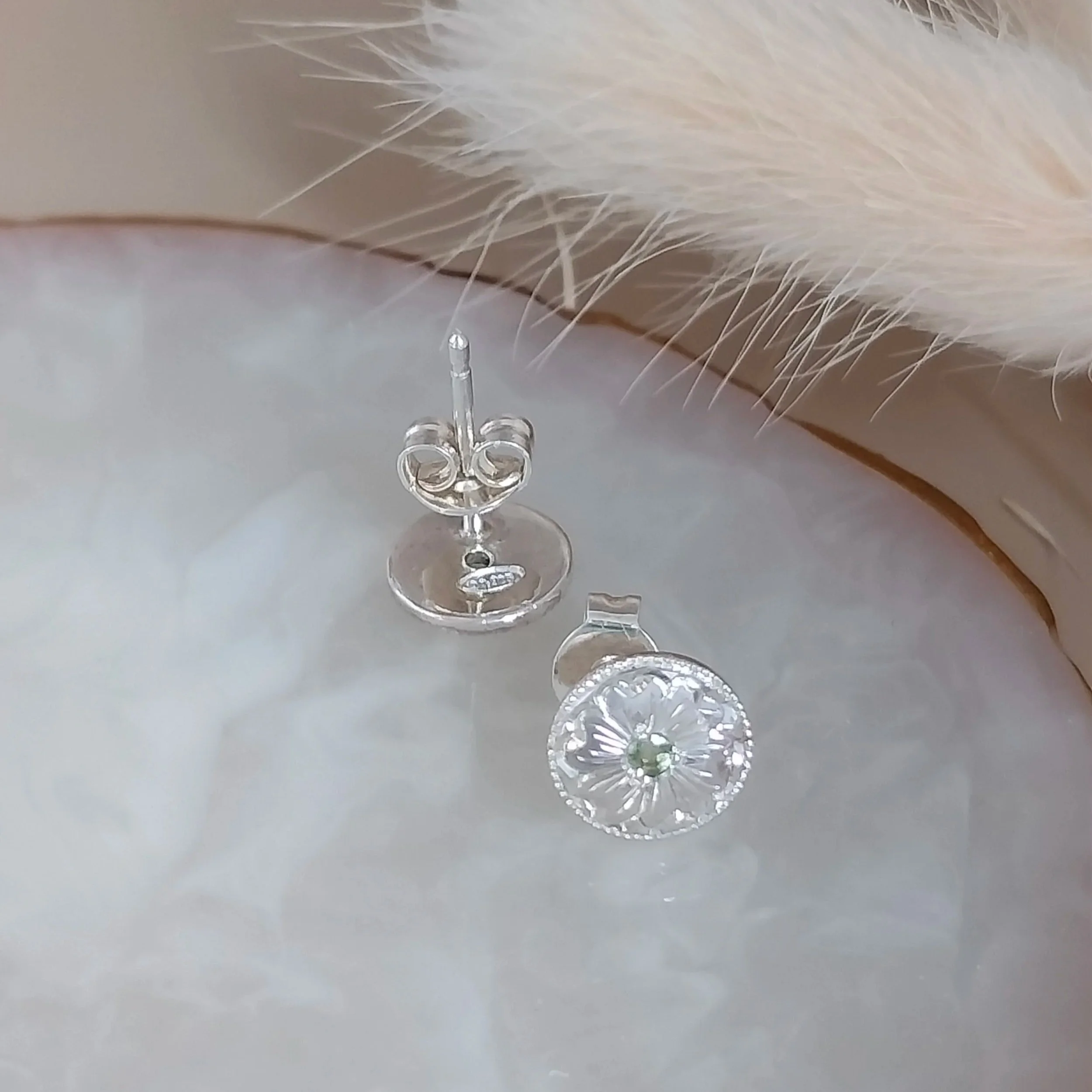 Push+pin+earstud+and+pendant+Silver - OrfaHandEngraving