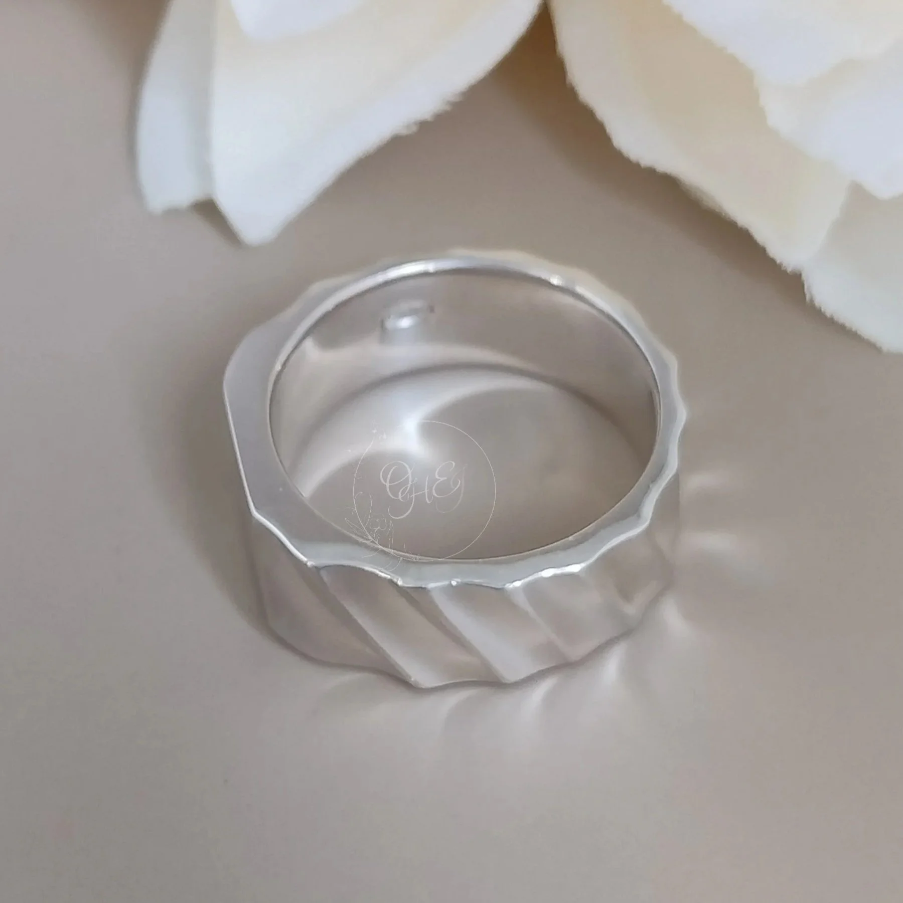 Sandwave structure signet ring silver by OrfaHandEngraving