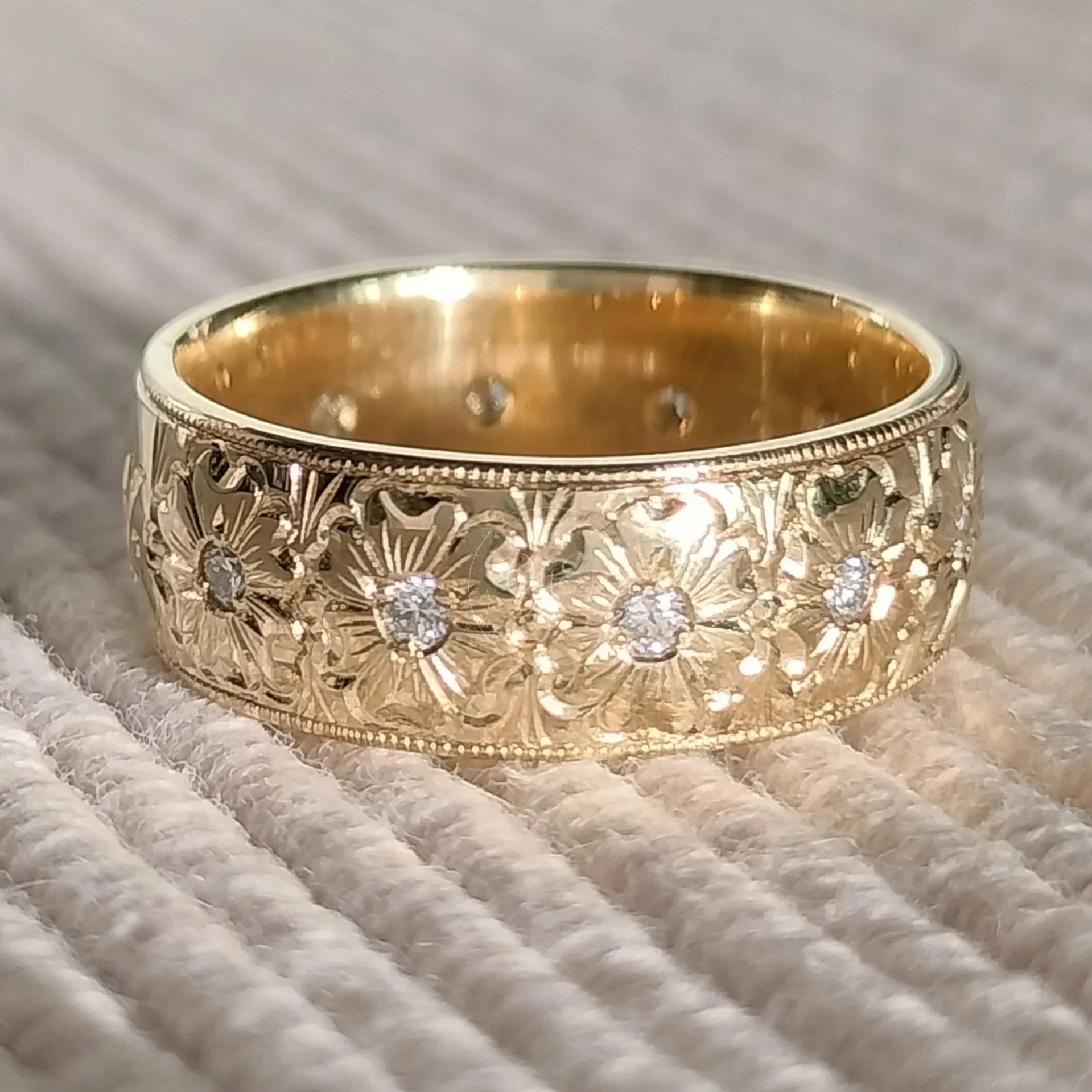 Cosmea flower engraved ring 14k gold