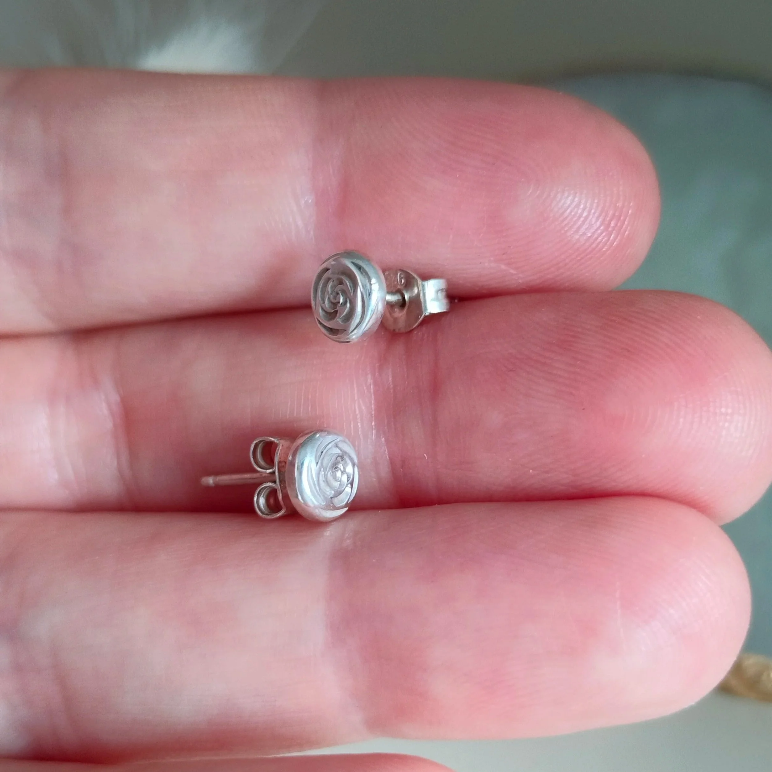 silver+roses+earrings.jpg