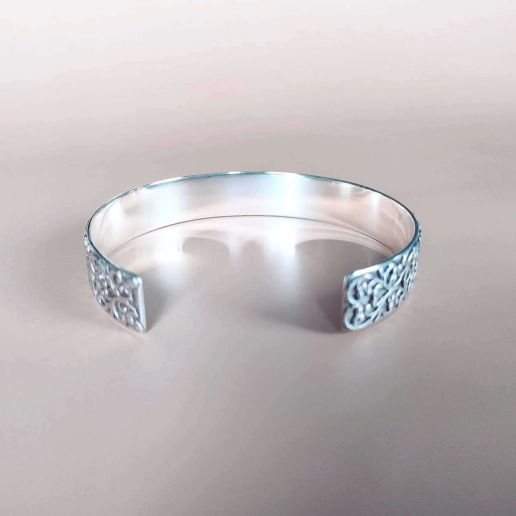 Floral+silver+bracelet+3.jpg