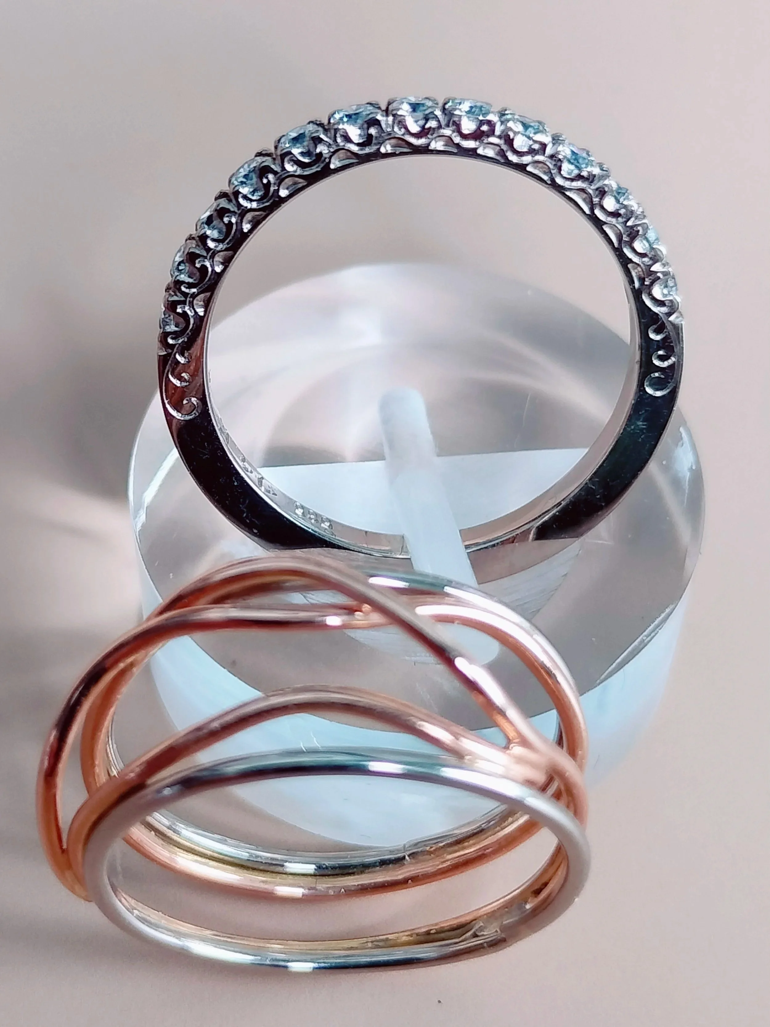 Gold+diamond+ring+10.jpg