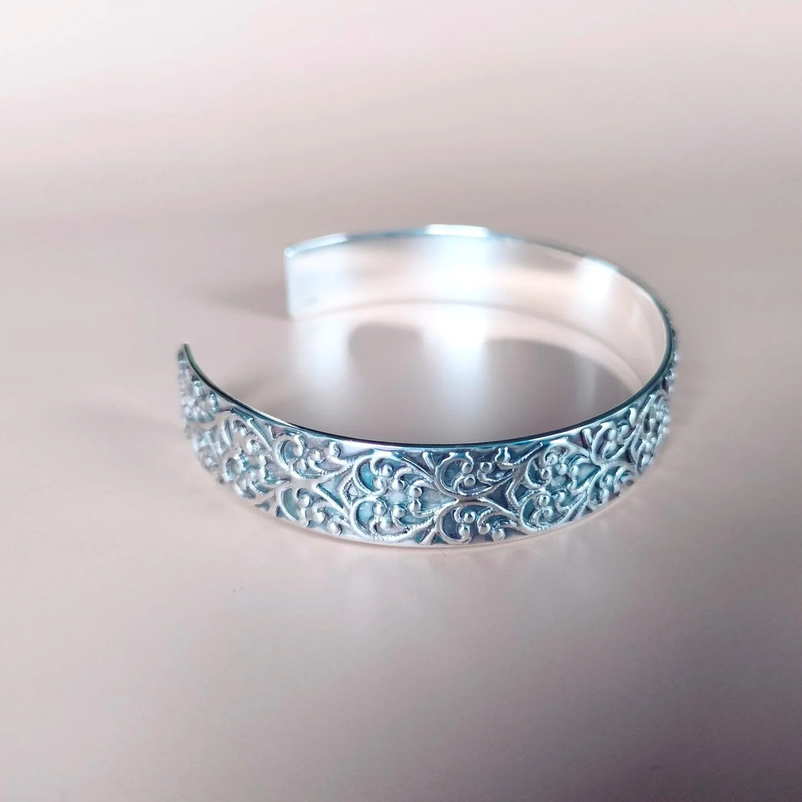 Floral+silver+bracelet+4.jpg