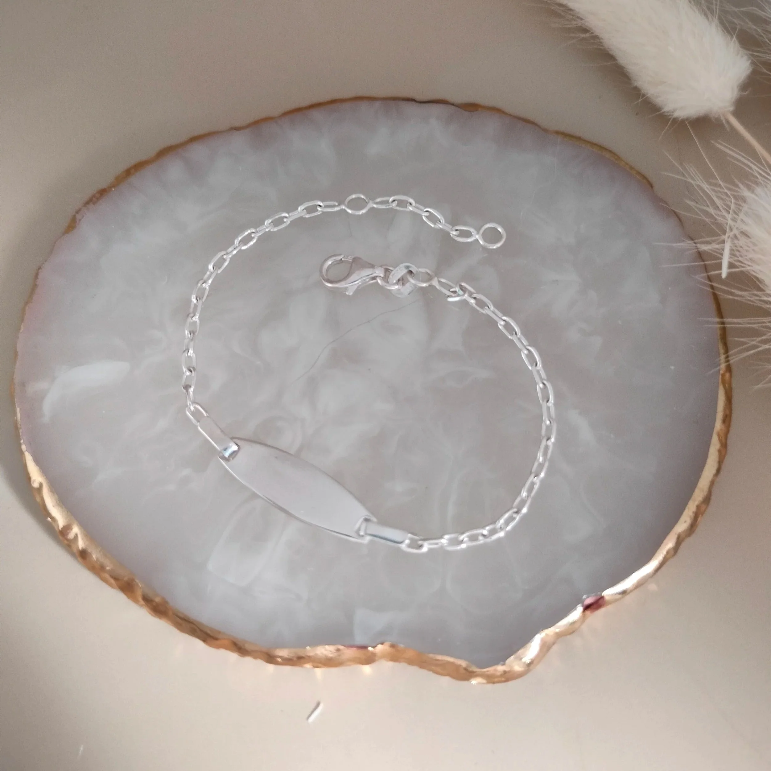 name+engraving+baby+bracelet.jpg