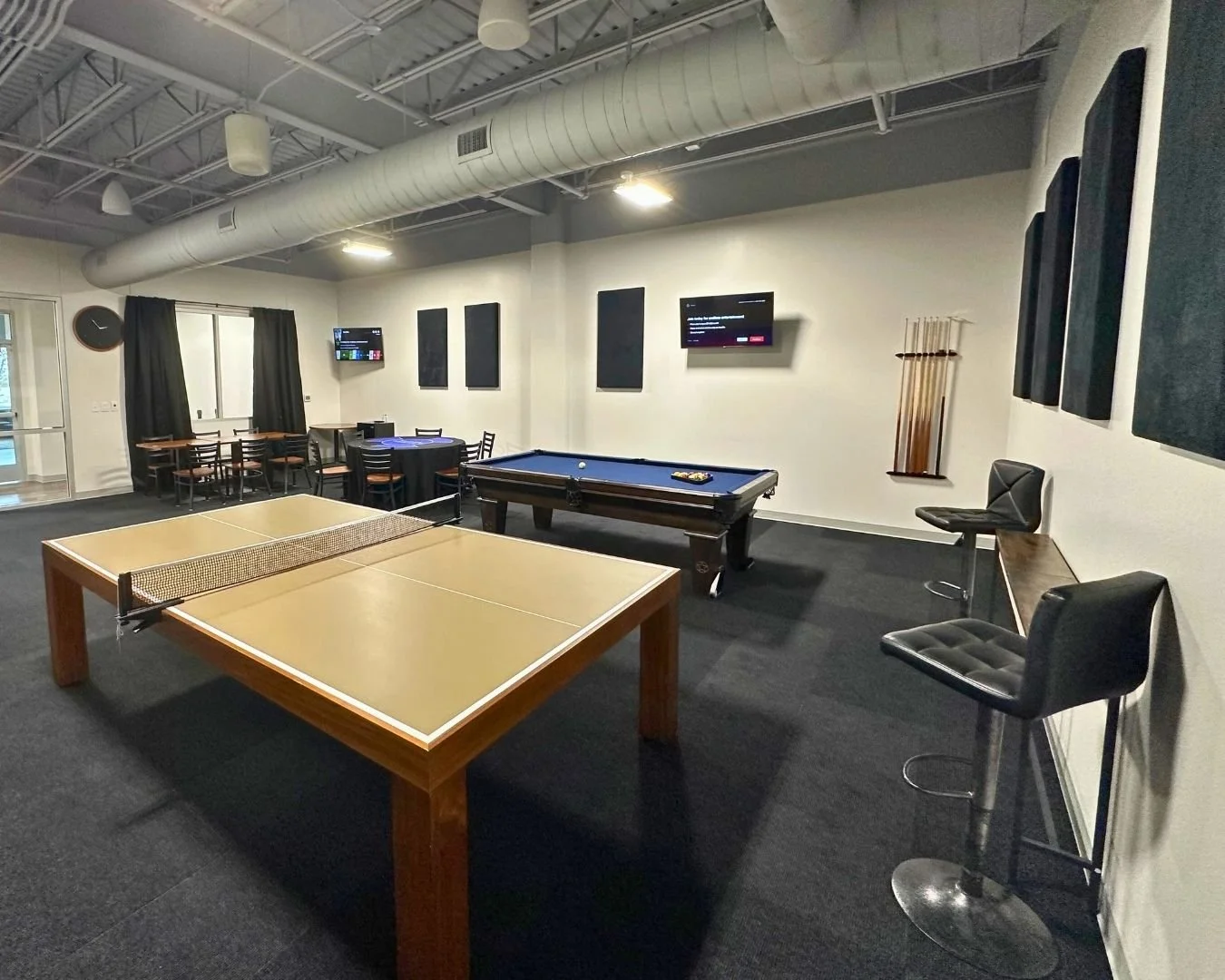 Groom suite lounge with pool table and seating at The Grand View Mansfield event venue