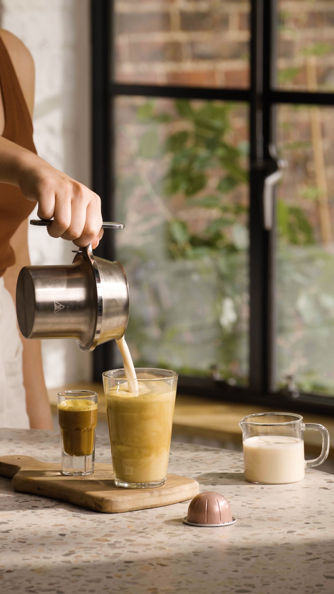 170920 Marie claire - The Footballer.00_00_21_01.Still047.jpg