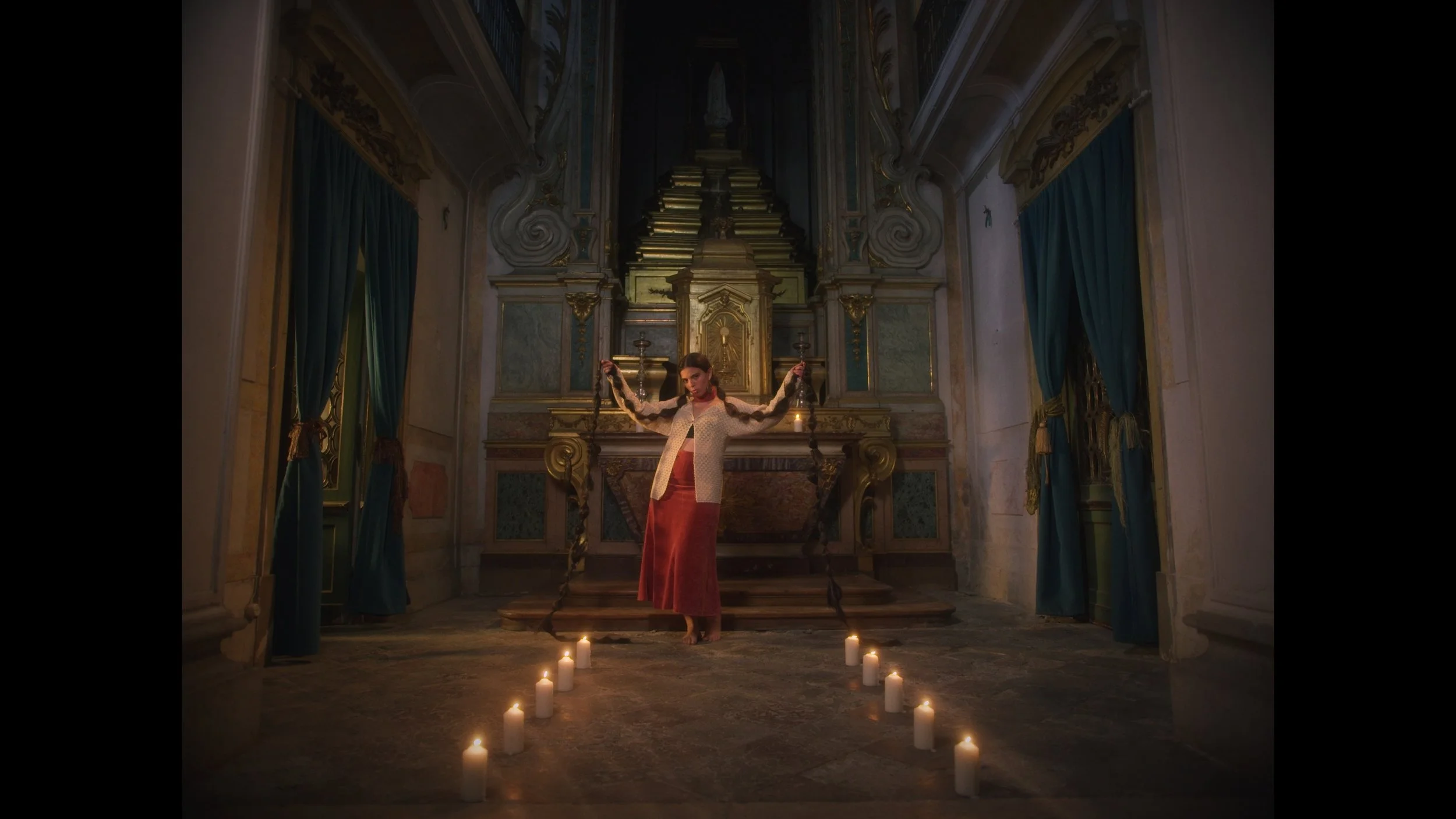 Music Video, Ana Lua Caiano - Deixem O Morto Morrer