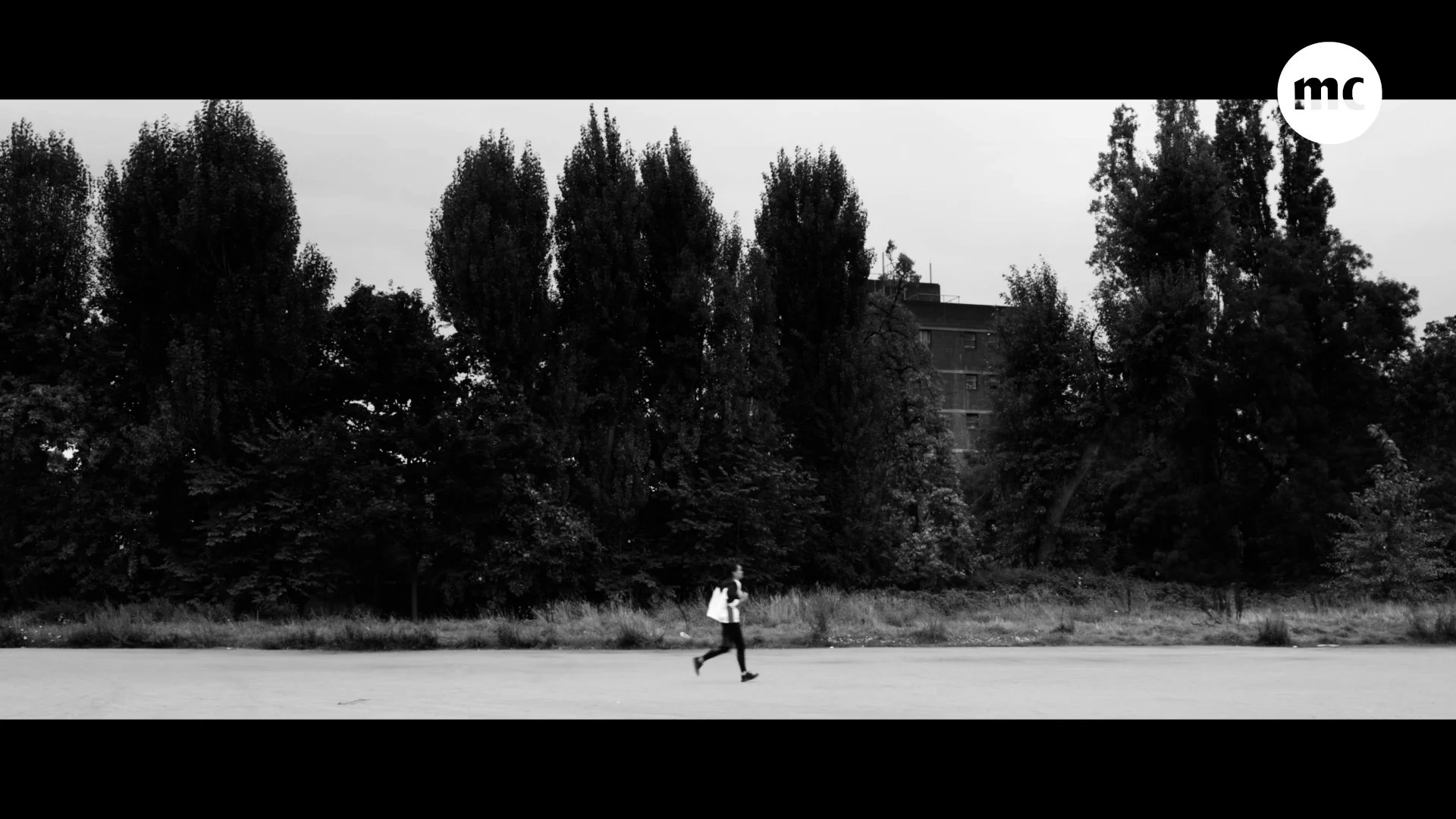 170920 Marie claire - The Footballer.00_00_22_15.Still006.jpg